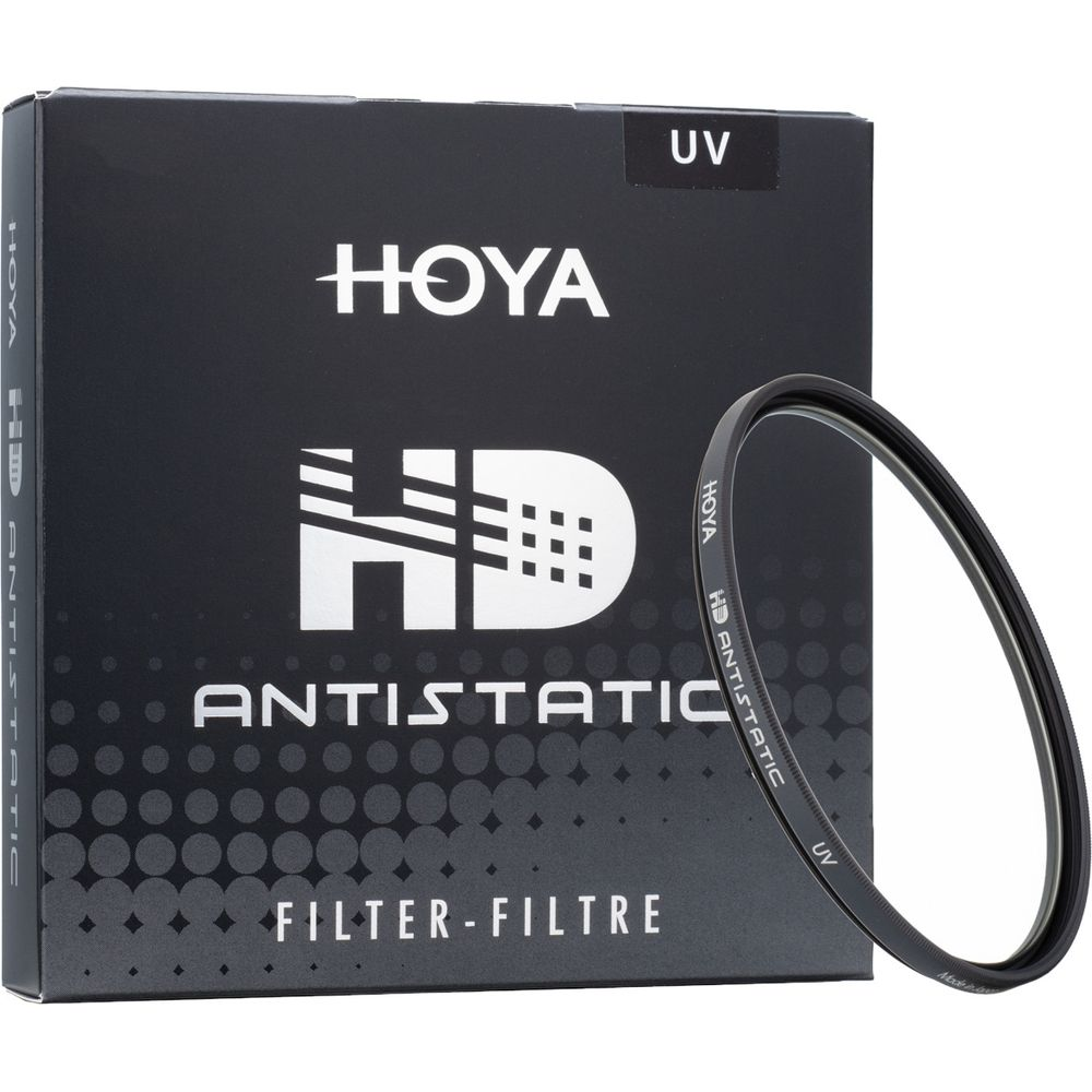 Eine schwarze Hoya HD Antistatic UV Kamerafilterbox mit dem runden Filter davor.