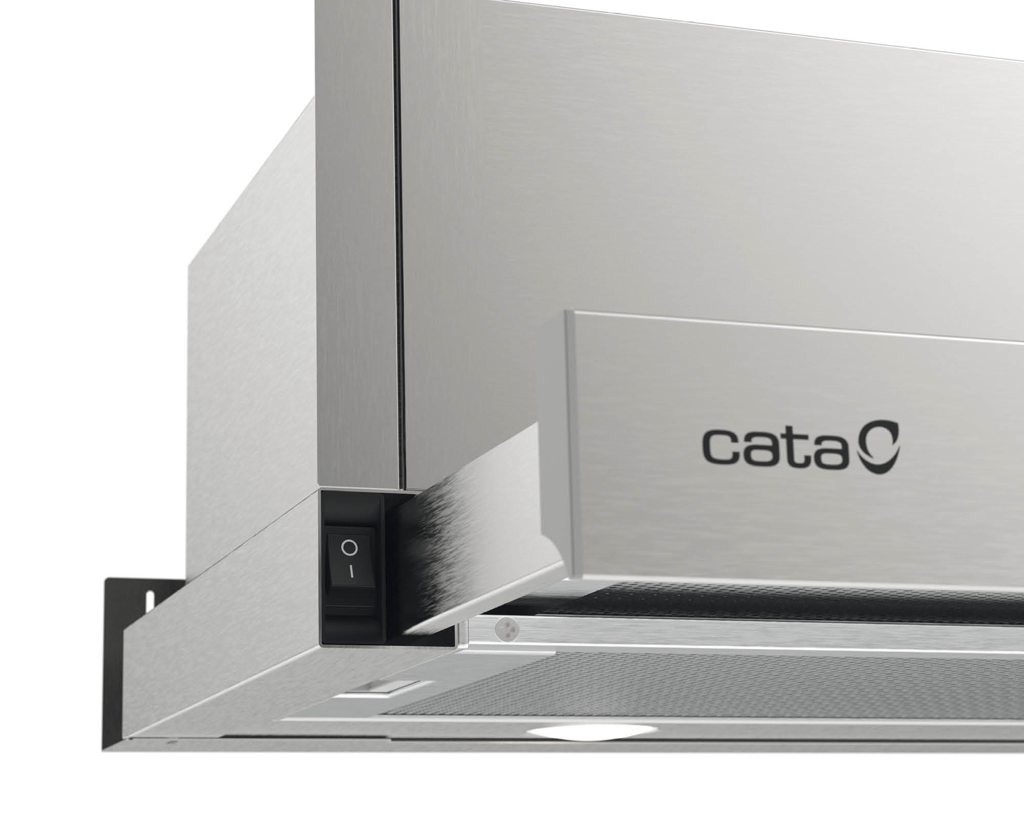 Primer plano de una campana extractora Cata de acero inoxidable con interruptor y logotipo en la visera extraíble.