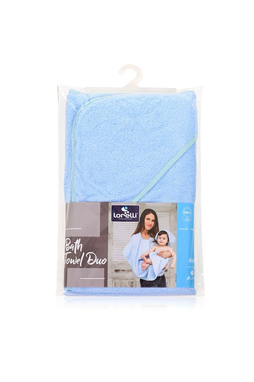 Blaues Lorelli Baby-Kapuzenhandtuch in transparenter Verpackung mit Produktfoto einer Mutter und einem Baby.