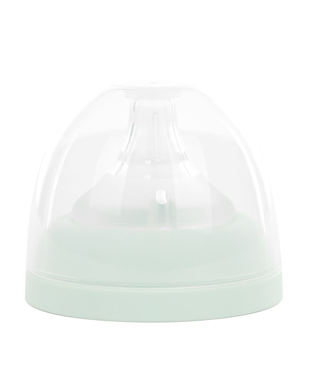 Eine durchsichtige Babyflasche mit hellem Mintgrünem Boden und Kappe vor weißem Hintergrund.