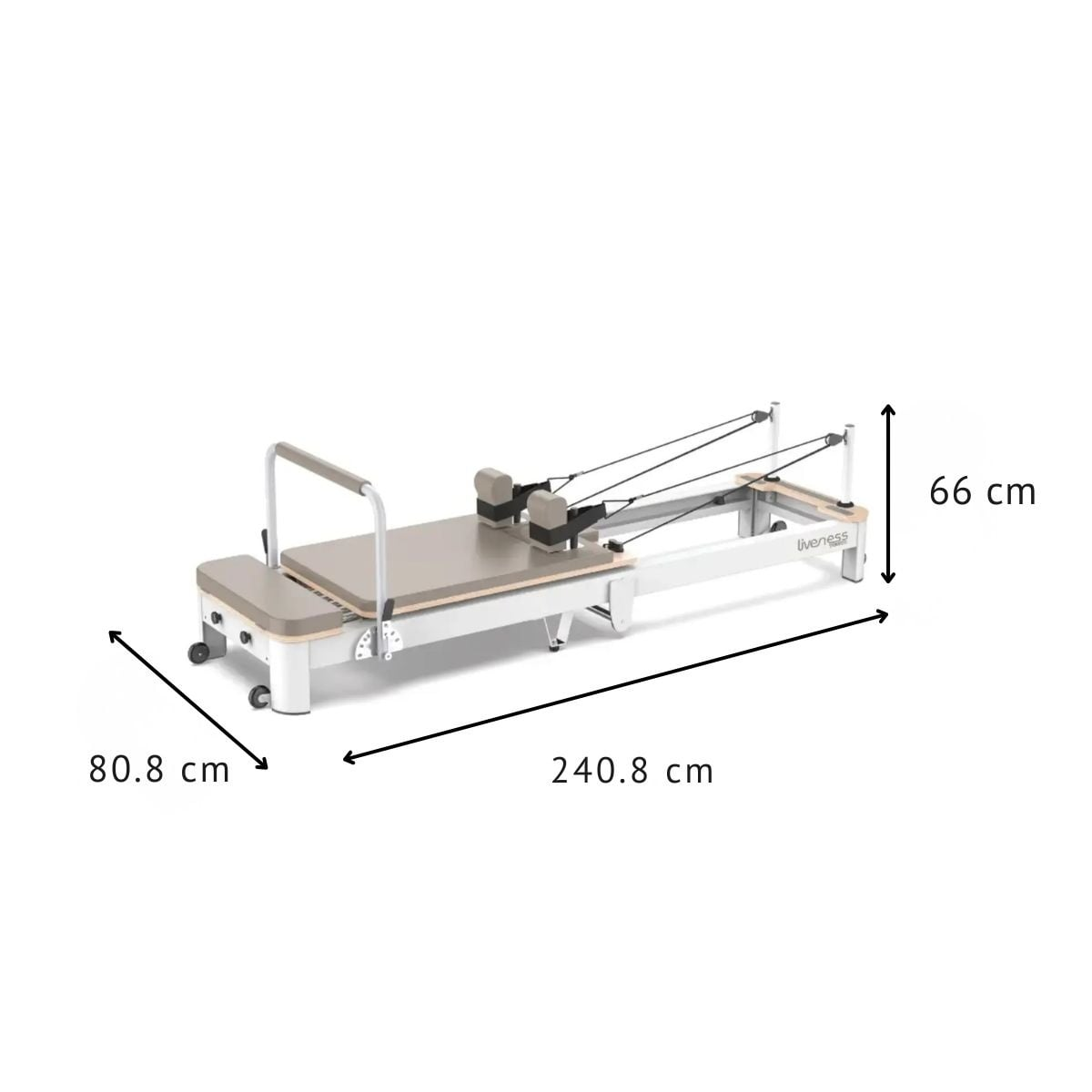 Een witte pilates reformer met grijs kussen en afmetingen van 240,8 cm lang, 80,8 cm breed en 66 cm hoog.