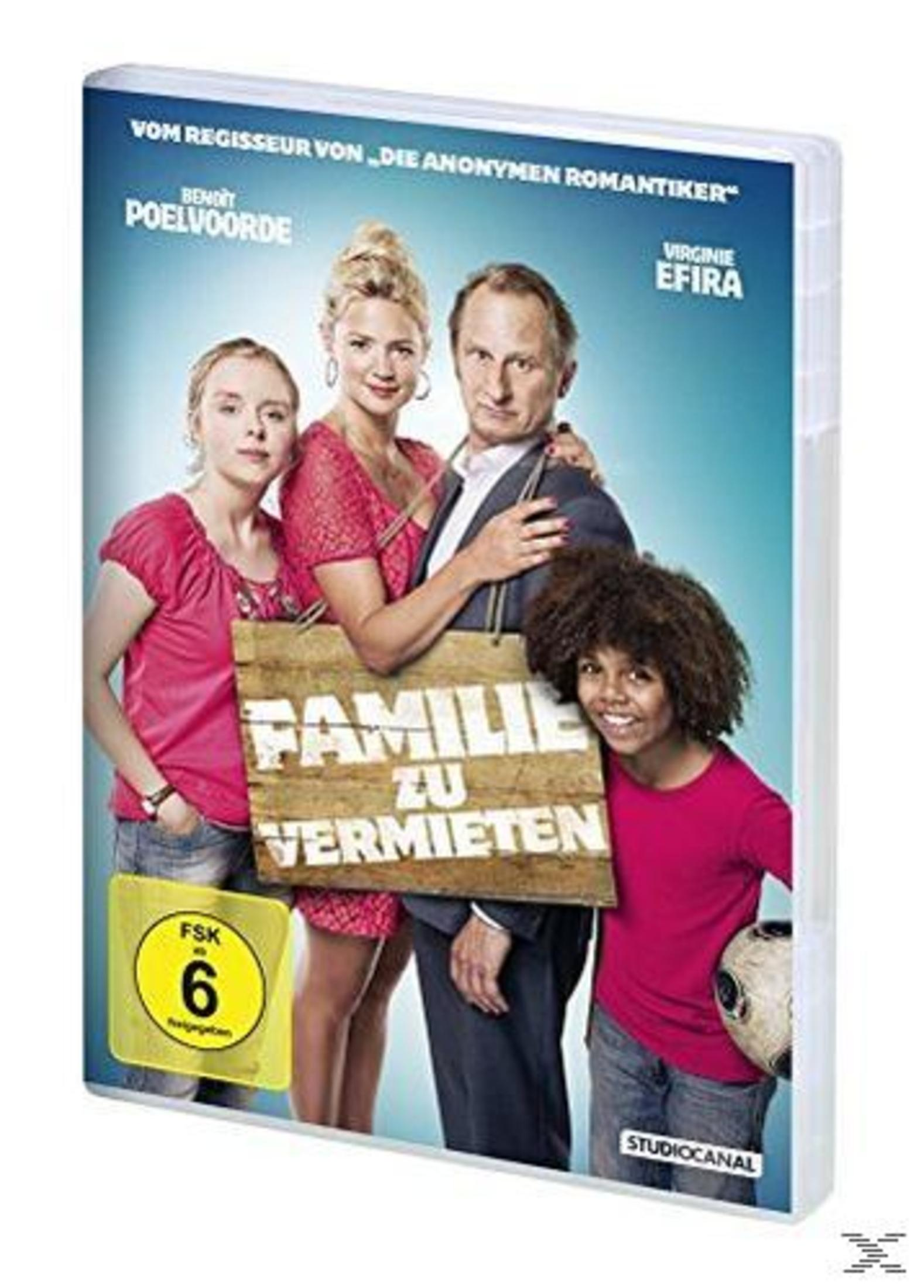 DVD-Cover des Films "Familie zu vermieten" mit vier Personen und einem Schild.