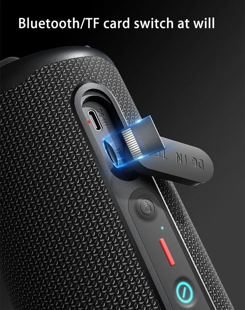Schwarzer Bluetooth-Lautsprecher mit TF-Kartensteckplatz und Ladeanschluss.