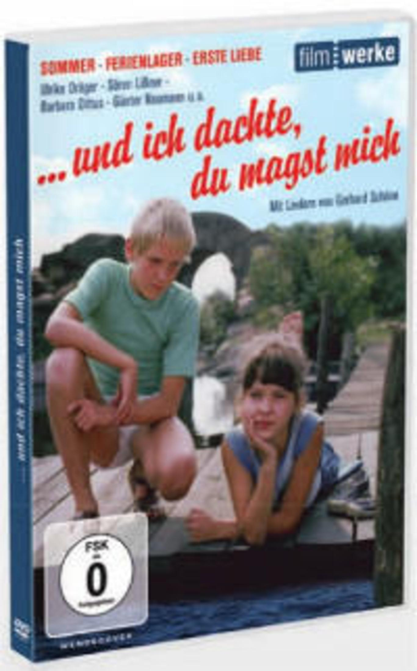 DVD-Cover mit einem Jungen und einem Mädchen auf einem Holzsteg an einem Gewässer.