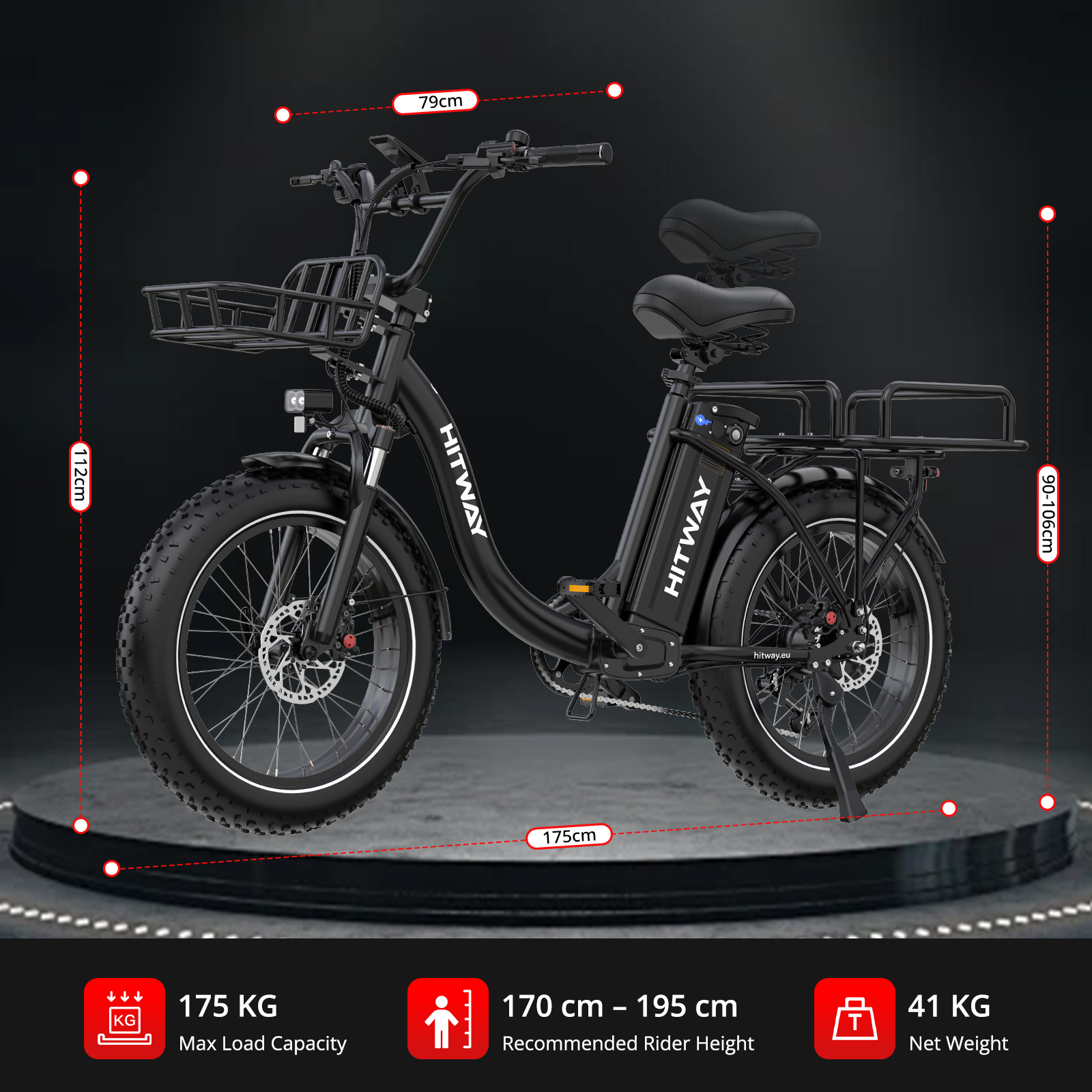 Bicicleta eléctrica negra Hitway con cesta y medidas sobre un podio gris.