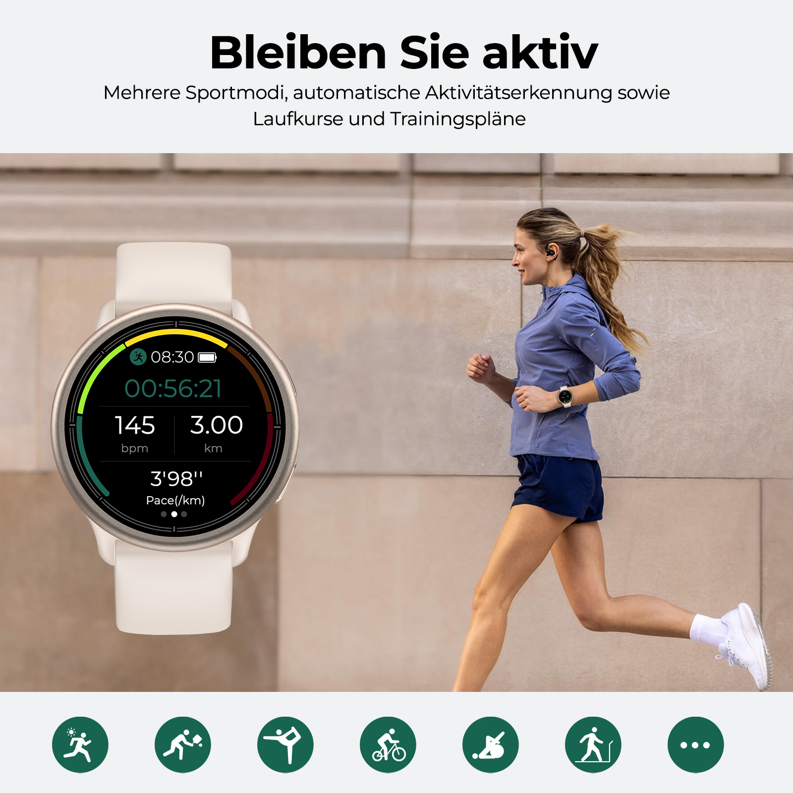 Una mujer rubia corre al aire libre junto a un reloj inteligente claro con datos de entrenamiento.