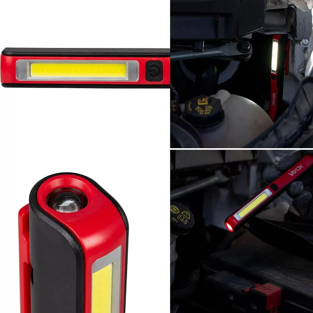 Czerwono-czarna lampa robocza LED z paskiem COB i funkcją latarki używana pod maską samochodu.