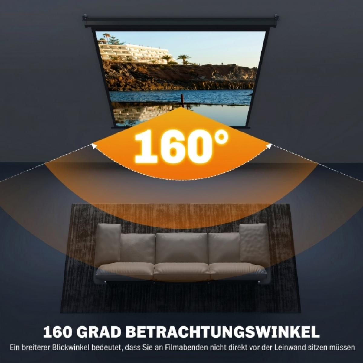 Ein Sofa vor einer Leinwand mit einem 160 Grad Blickwinkel.