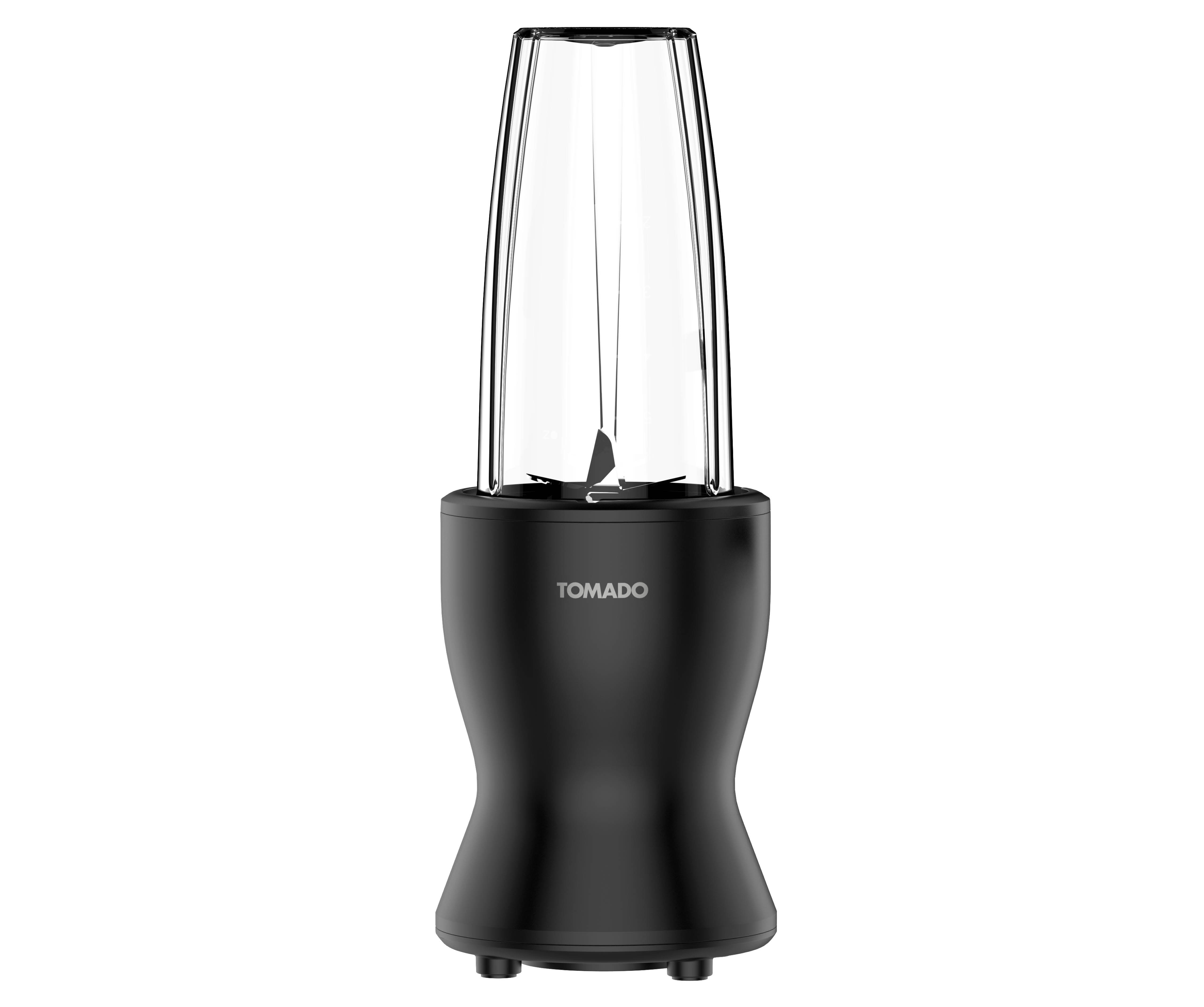 Un blender noir avec un gobelet en plastique transparent et la marque Tomado sur le devant.