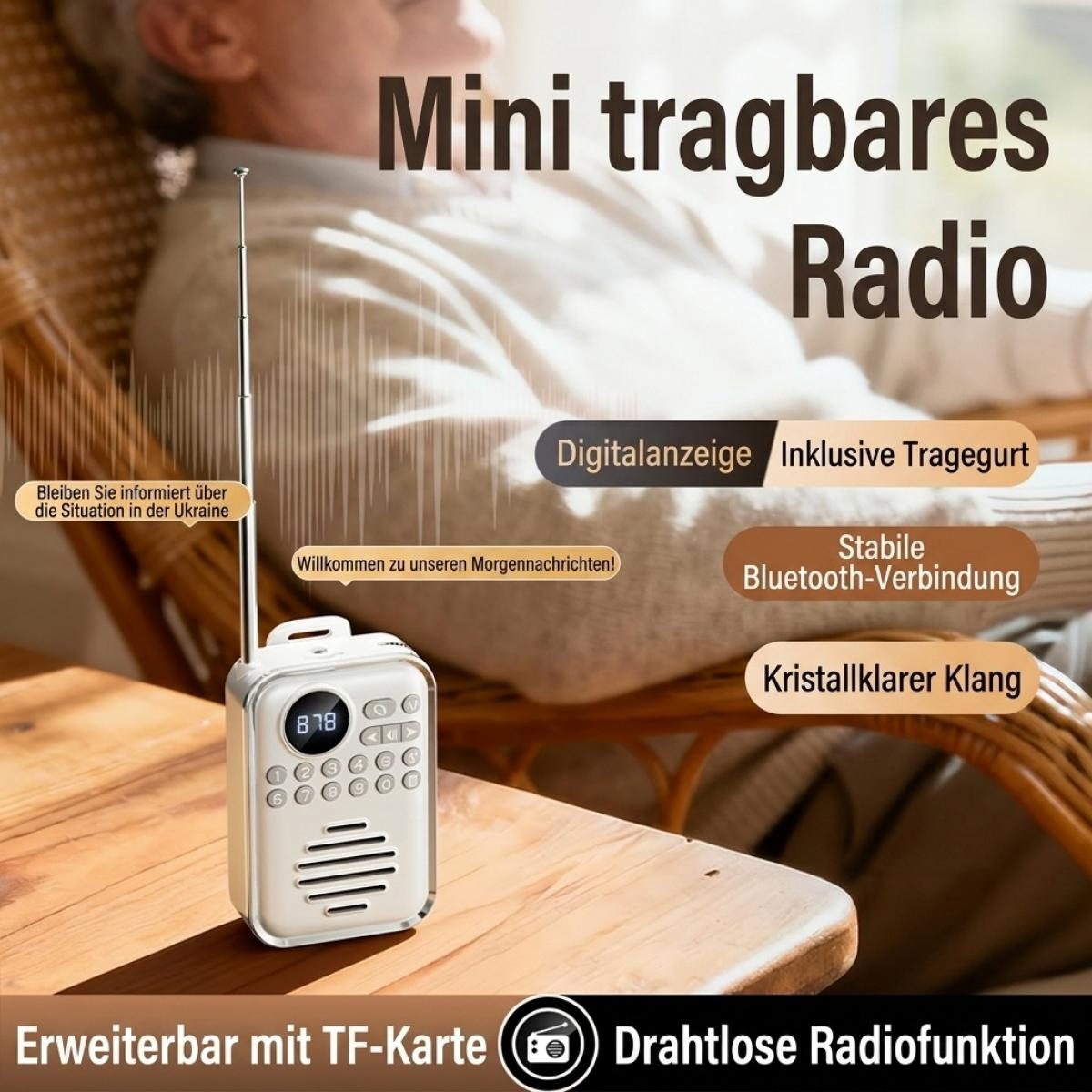Ein kleines weißes tragbares Radio mit Antenne auf einem Holztisch, im Hintergrund entspannt eine ältere Person.