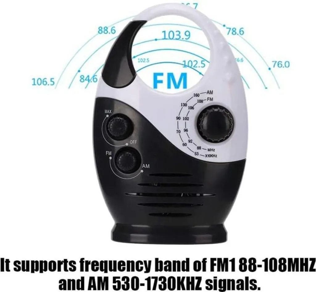 Ein schwarz-weißes tragbares AM/FM-Radio mit Griff und Drehreglern vor weißem Hintergrund.