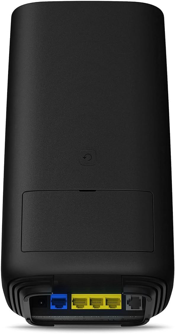 Ein schwarzer WLAN-Router mit runden Kanten, einer Reset-Taste oben und bunten Ethernet-Anschlüssen unten.