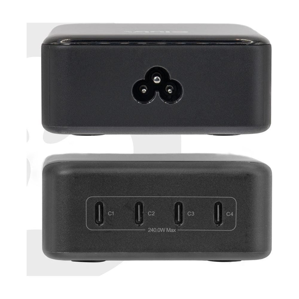 Schwarzes Ladegerät mit dreipoliger Buchse und vier USB-C-Anschlüssen.
