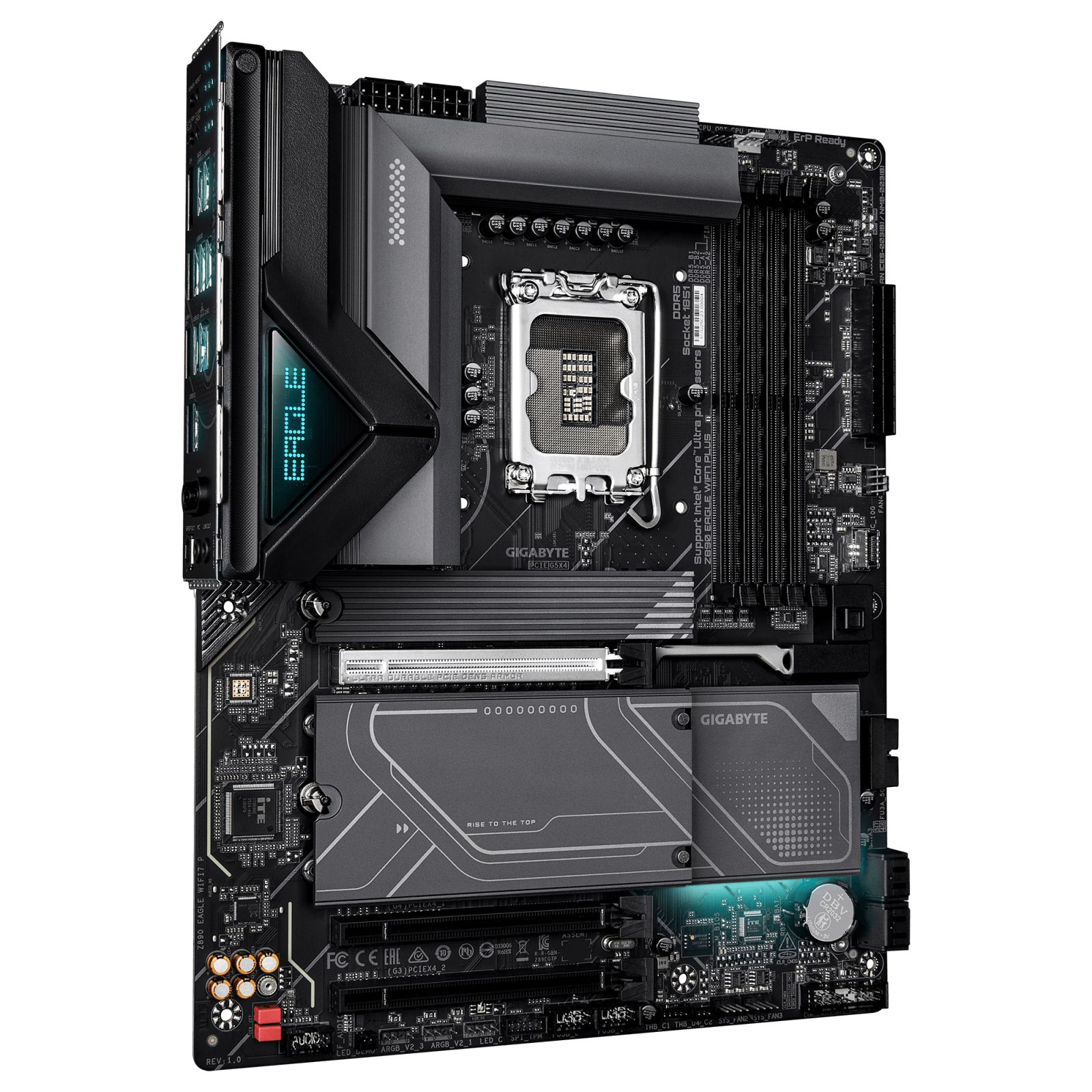 Ein schwarzes Computer-Mainboard mit silbernen Kühlkörpern, CPU-Sockel und verschiedenen Steckplätzen.