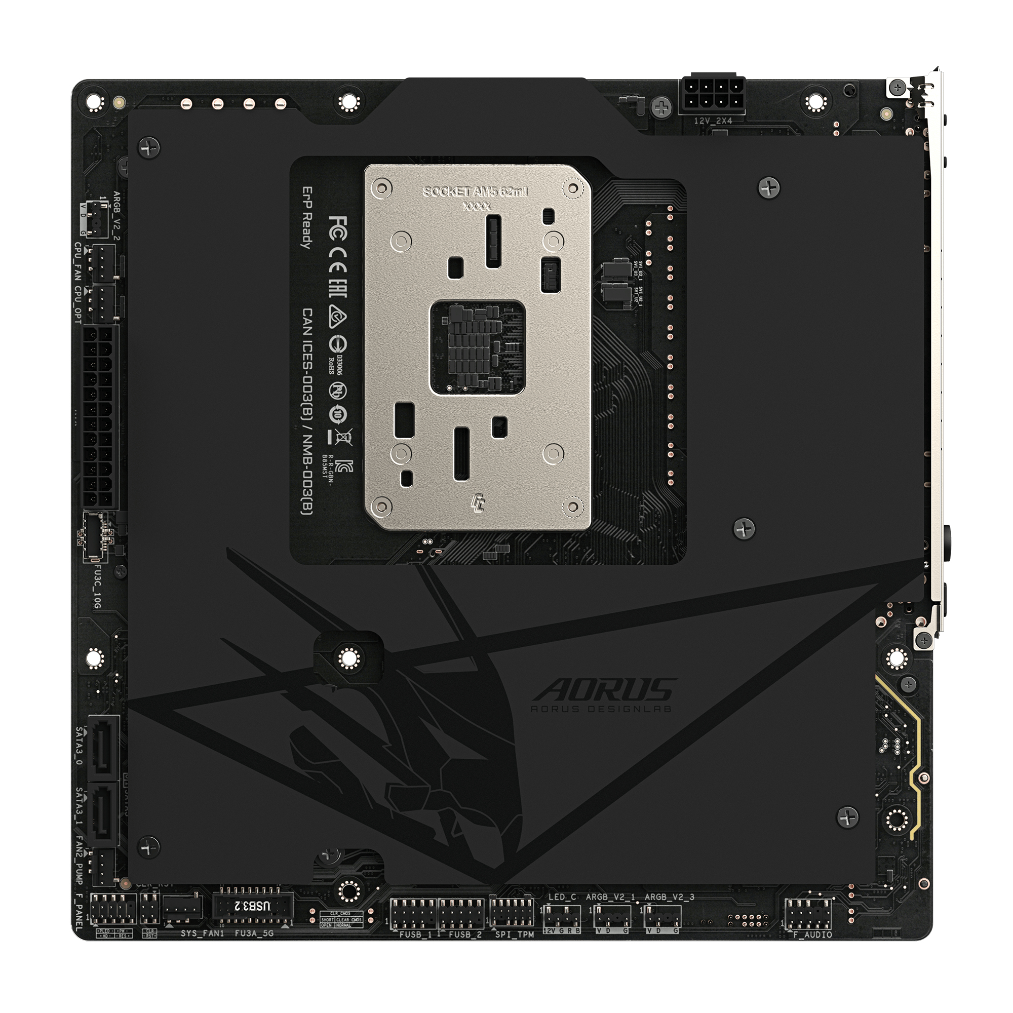 Ein schwarzes Computer-Mainboard mit silberner AM5-Sockel-Rückplatte und Aorus-Logo.