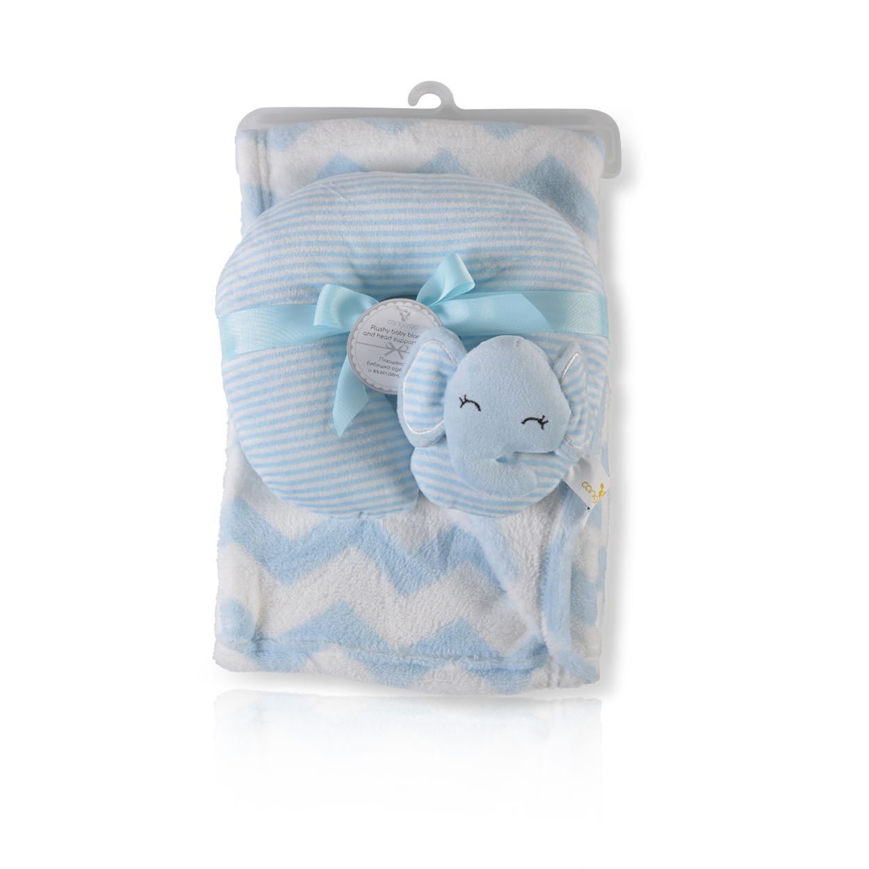 Blau-weiße Babydecke mit Kissen und Stoffelefant in Geschenkverpackung.