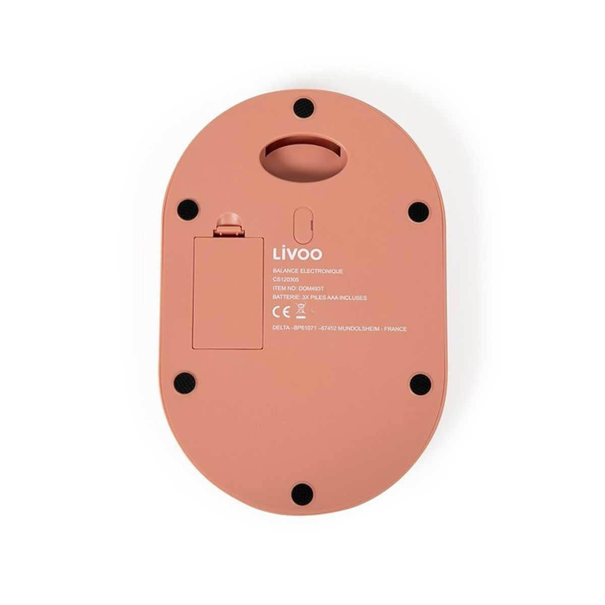 Unterseite einer rosafarbenen Livoo-Elektronikwaage mit vier schwarzen Standfüßen und einem Batteriefach.