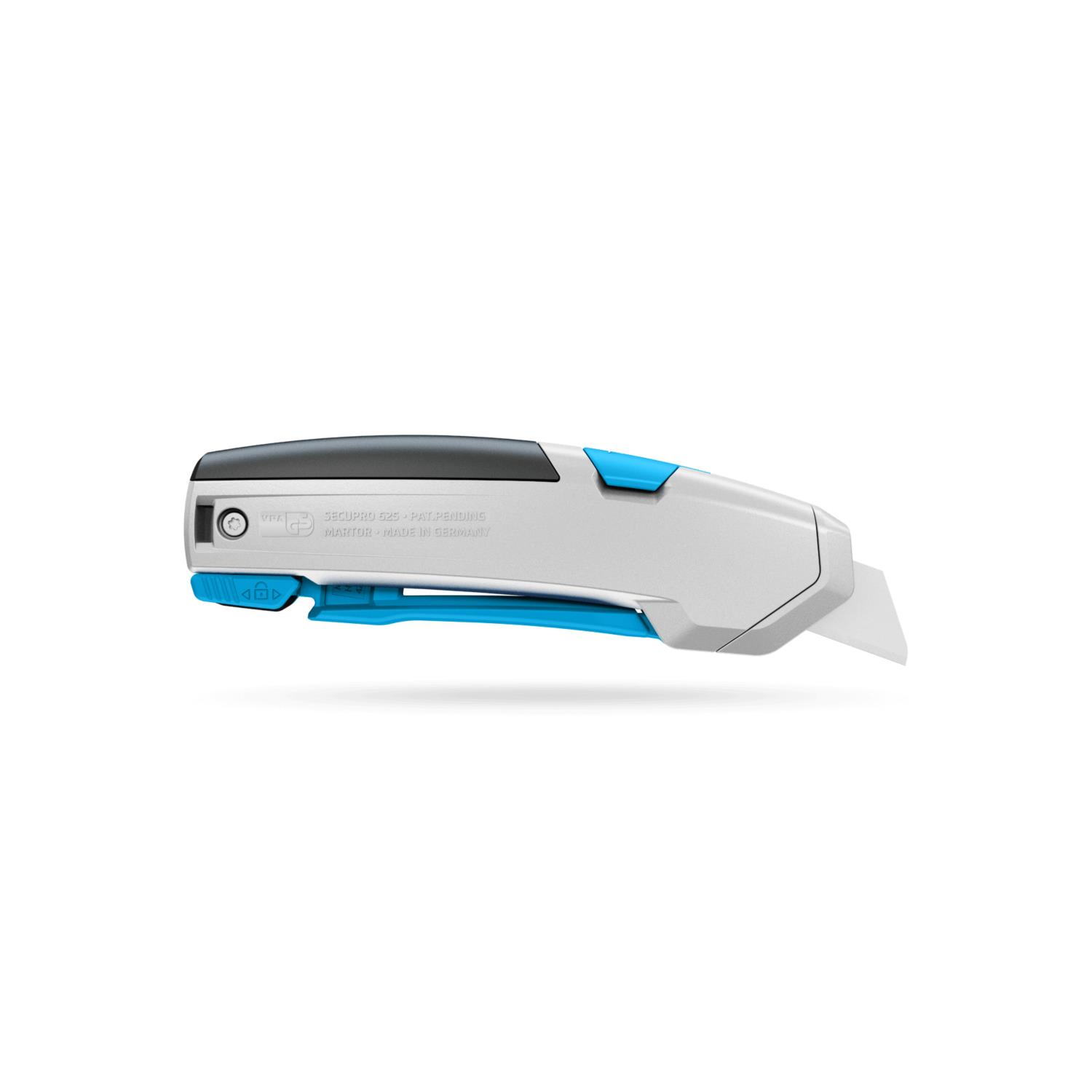 Ein silbernes und blaues Sicherheitsmesser mit einer kleinen ausgezogenen Klinge vor weißem Hintergrund.