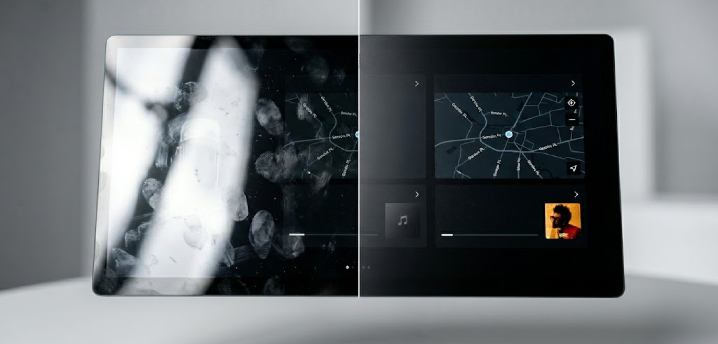 Porównanie dwóch ekranów: po lewej mocno odbijający światło z odciskami, po prawej matowy i czysty.