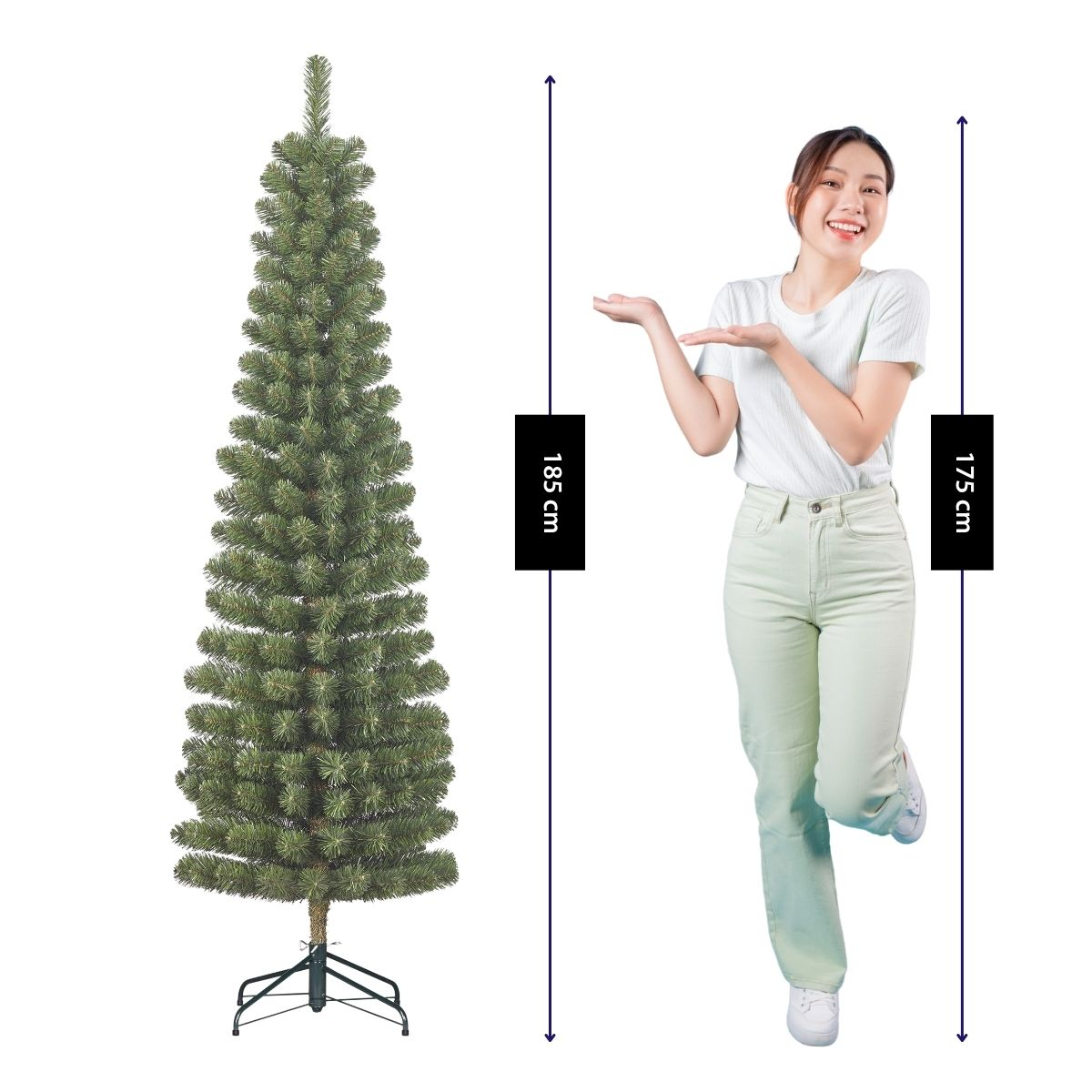 Een vrouw poseert naast een kunstkerstboom van 185 cm hoog.