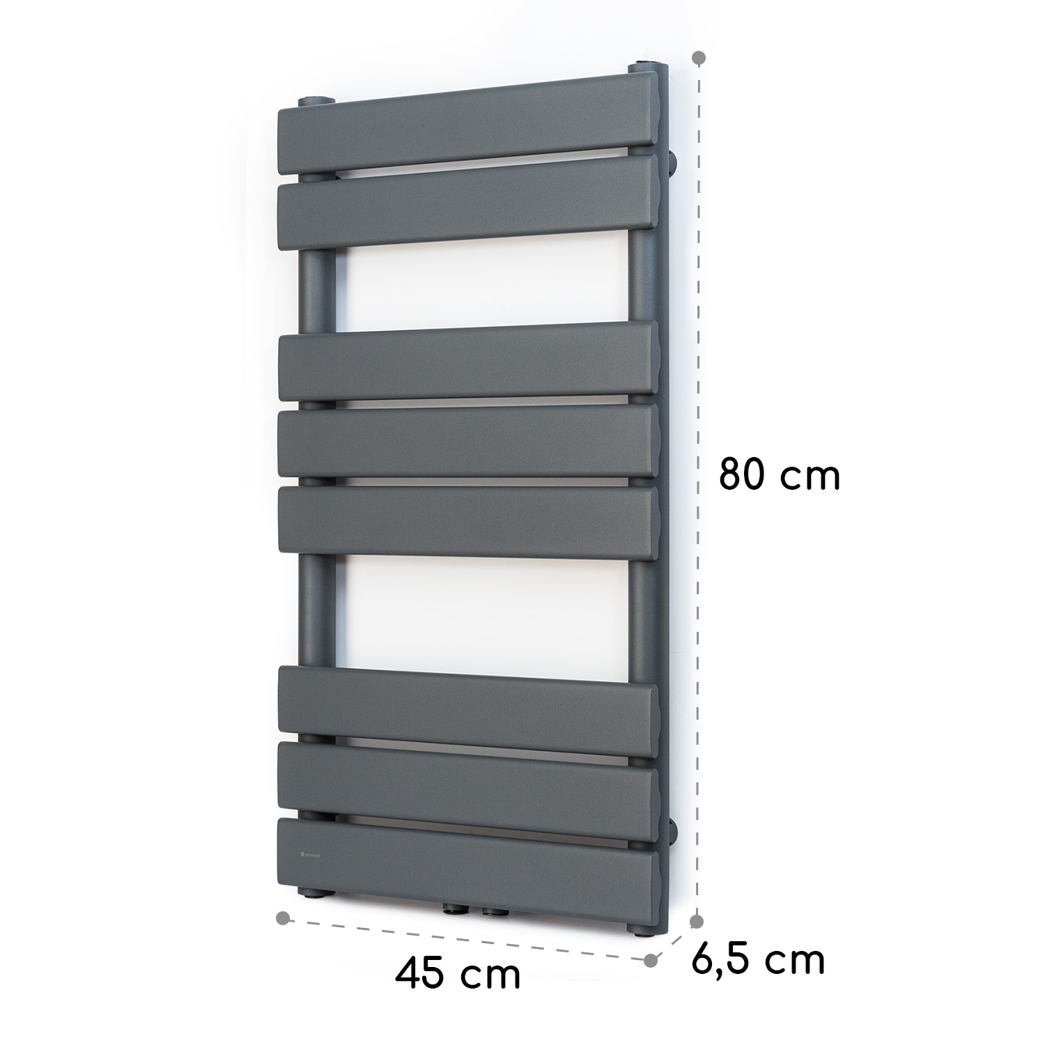 Grauer Handtuchheizkörper mit Maßen von 80x45x6,5 cm vor weißem Hintergrund.