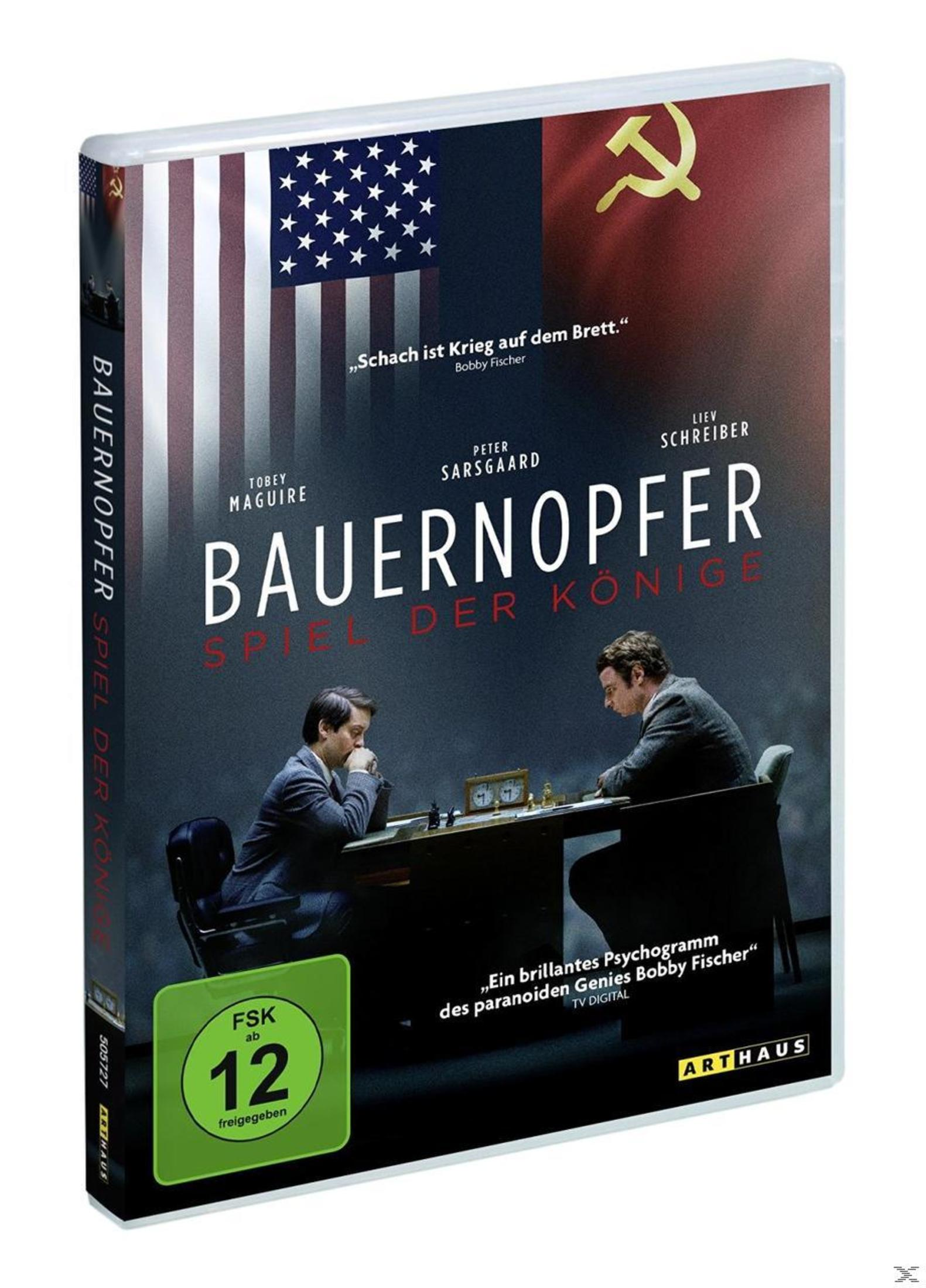 DVD-Cover von Bauernopfer mit US- und Sowjetflagge im Hintergrund und zwei Männern beim Schachspiel.