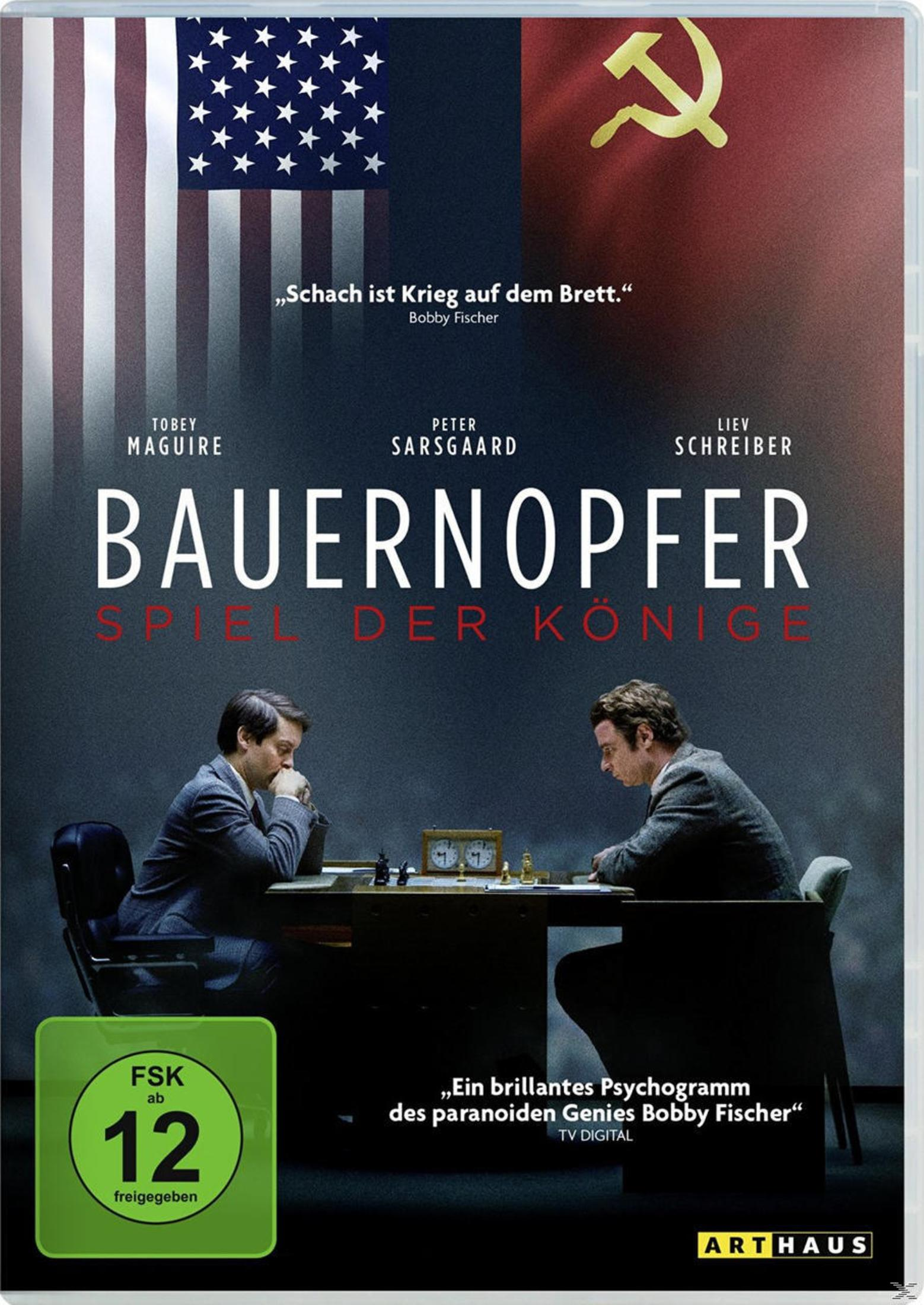 DVD-Cover von Bauernopfer mit zwei Männern beim Schachspiel vor US- und Sowjetflaggen.