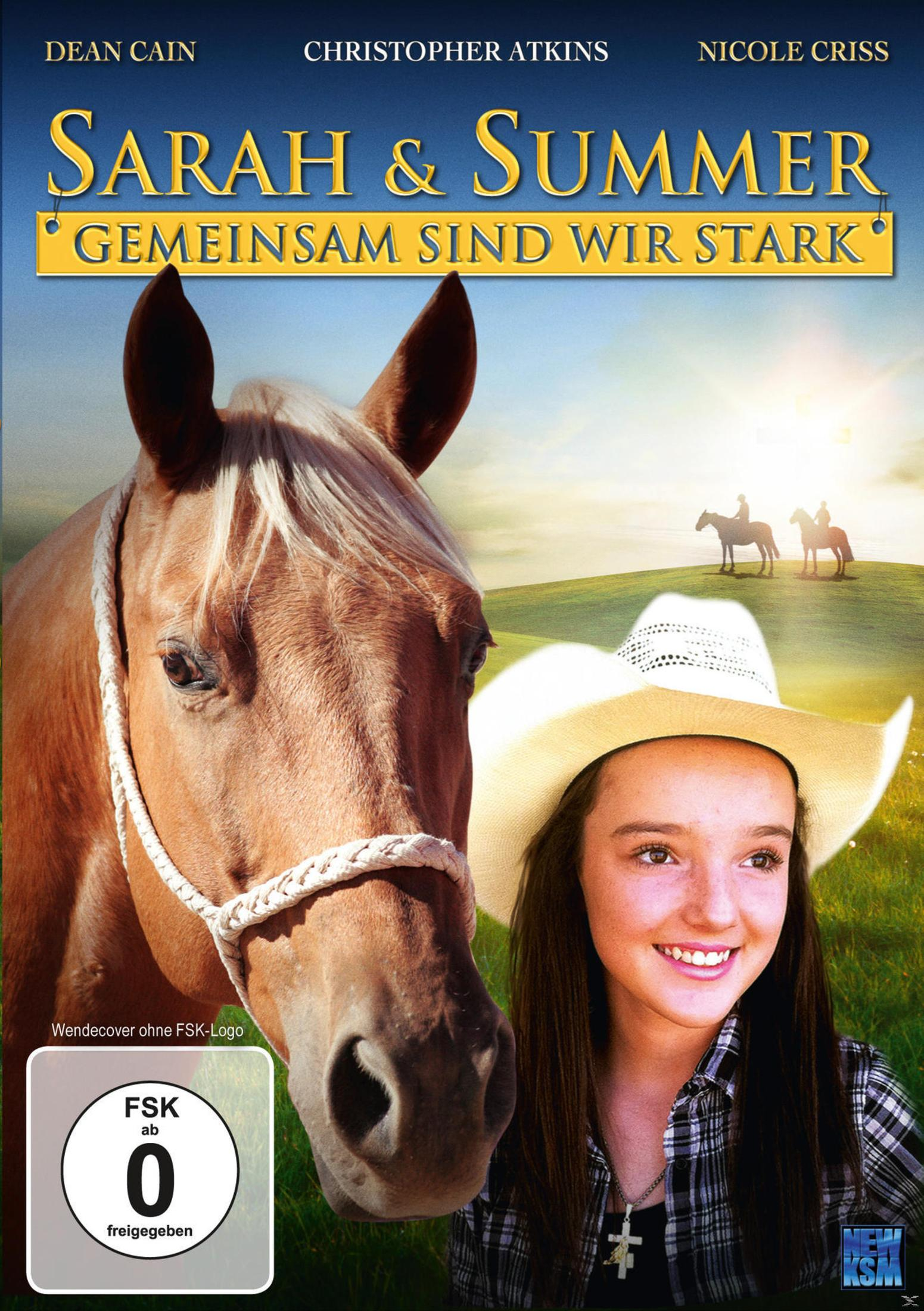 Filmposter mit einem braunen Pferd, einem smiling Mädchen im Cowboyhut und Reitern auf einem Hügel im Hintergrund.