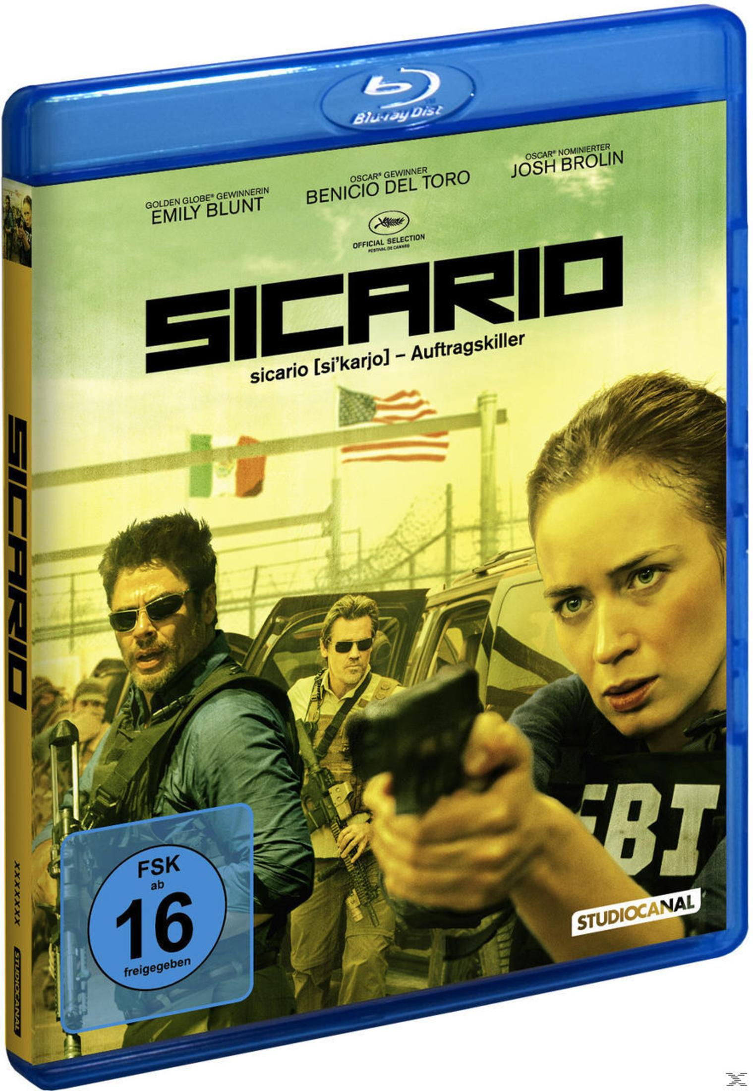 Sicario Blu-ray-Hülle mit Emily Blunt, Benicio del Toro und Josh Brolin vor einer Grenzlandschaft.