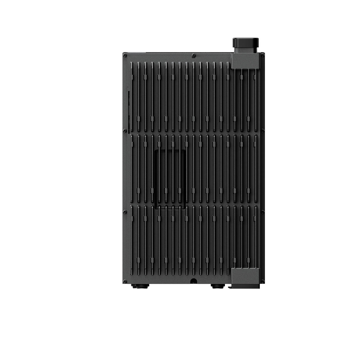 Ein schwarzes elektronisches Gerät mit vertikalen Kühlrippen und einer kleinen Erhöhung oben rechts.