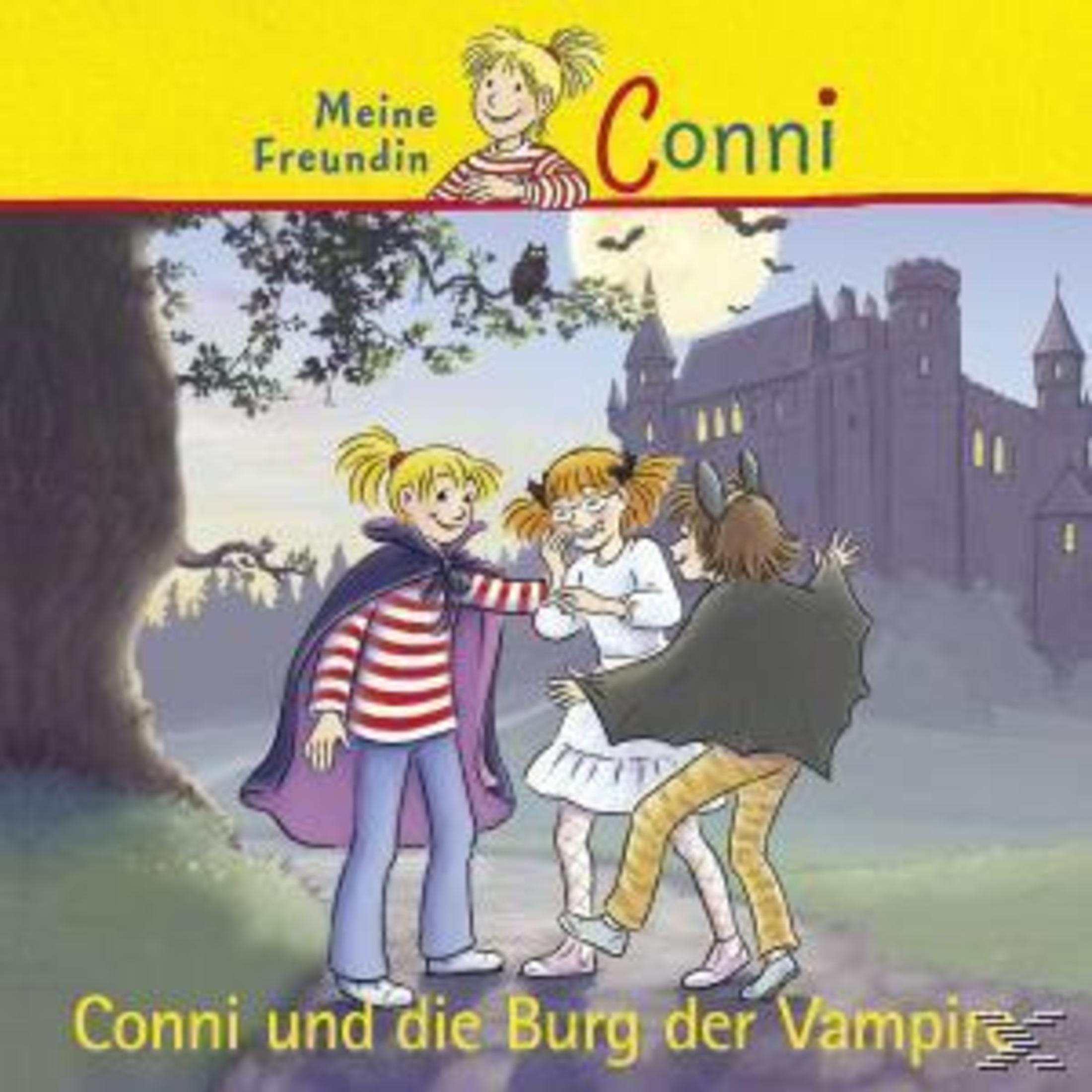 Drei Kinder in Halloweenkostümen vor einer Burg in der Nacht.