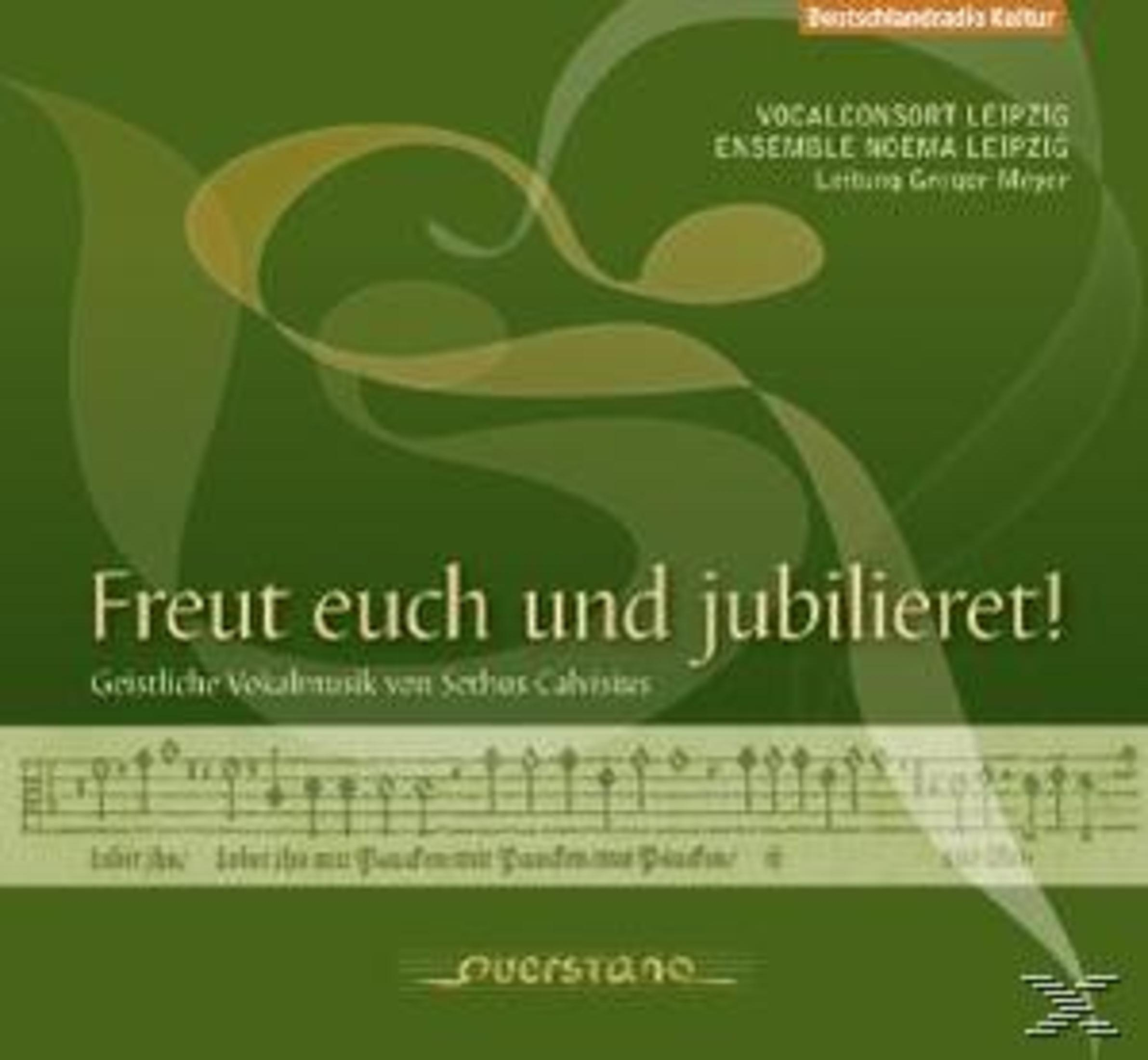 Grünes CD-Cover mit weißem Text Freut euch und jubilieret und Notenblättern.