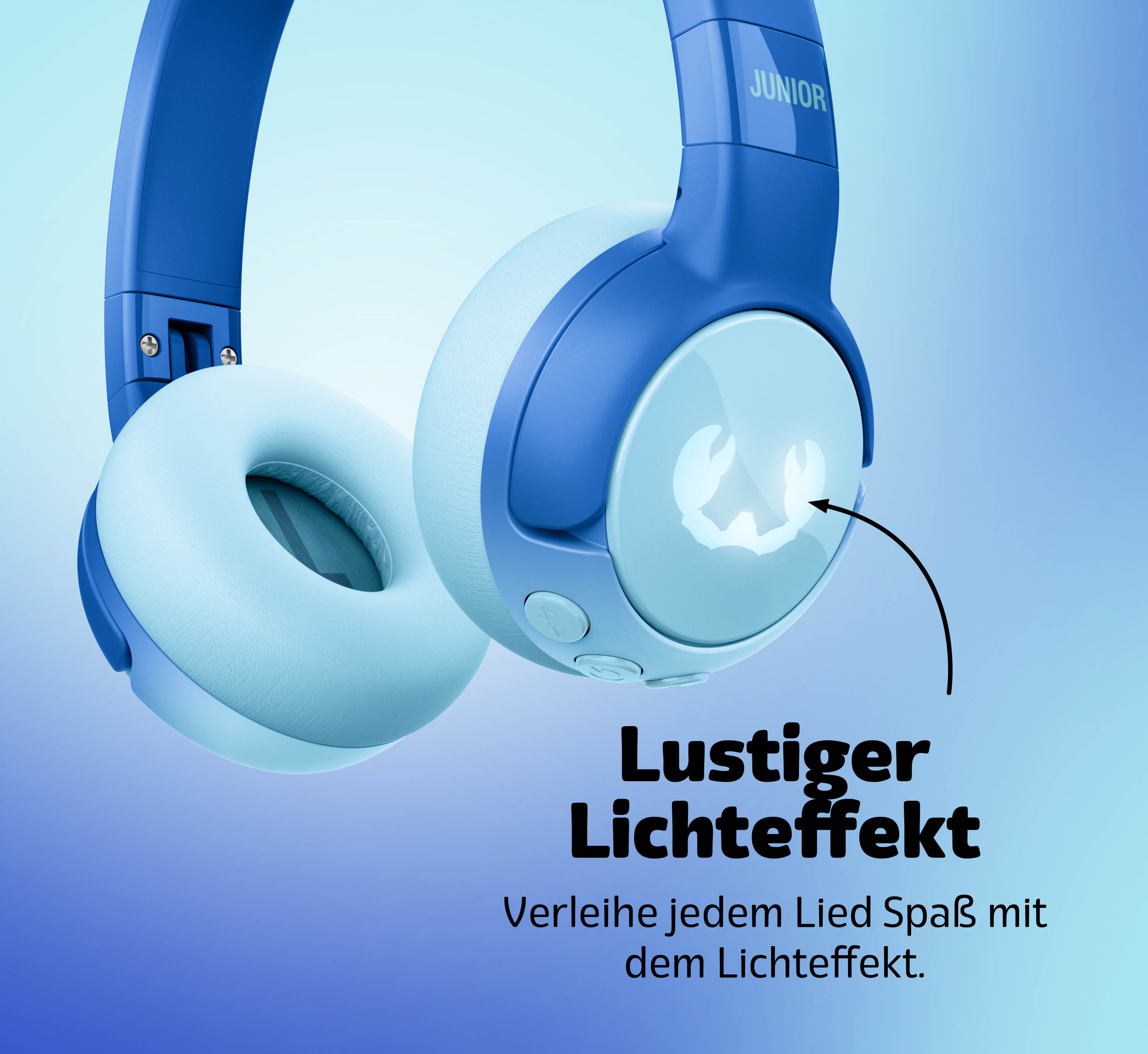 Blaues kabelloses Kinder-Headset mit leuchtendem Krabben-Lichteffekt auf der Ohrmuschel vor blauem Hintergrund.