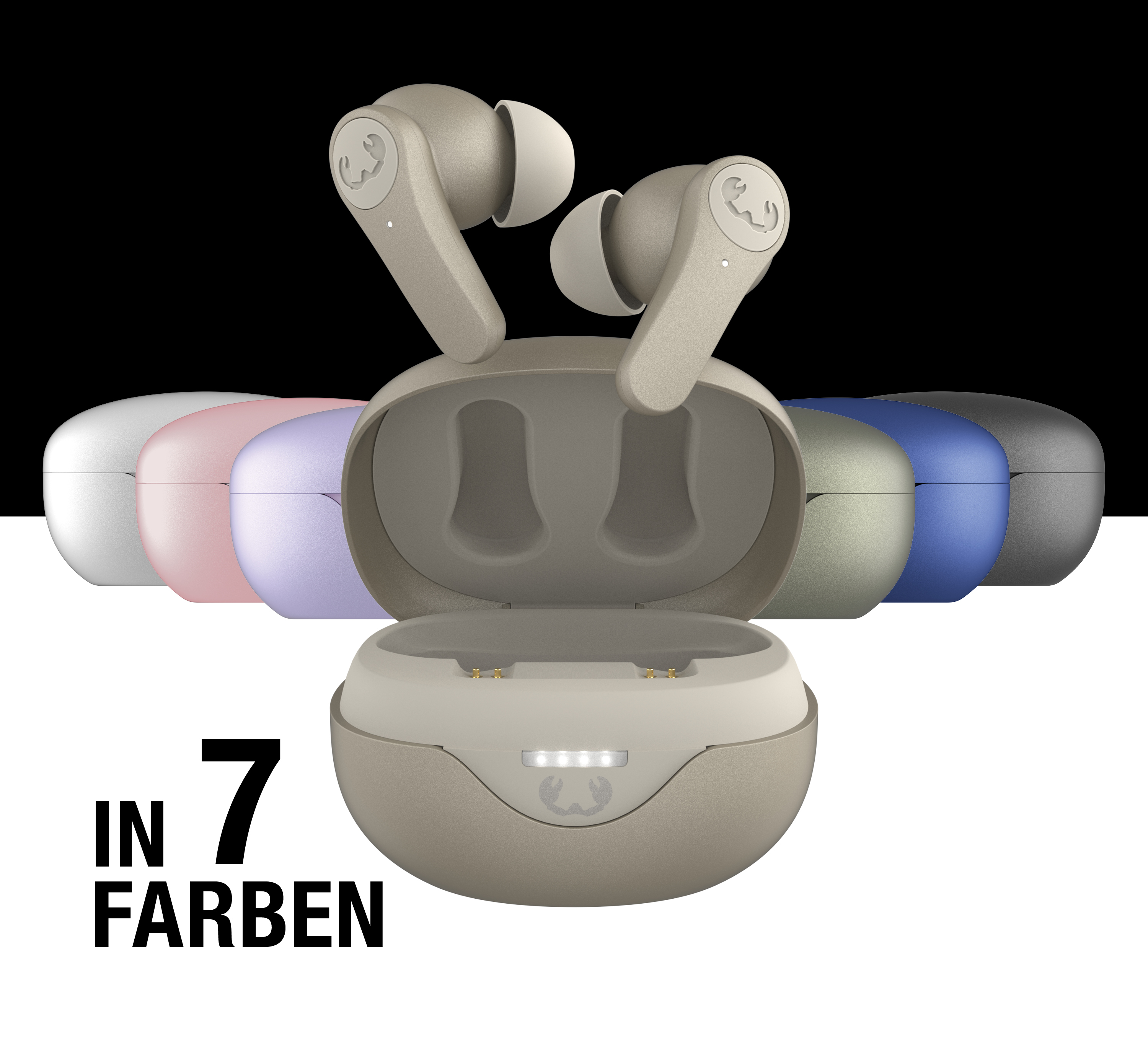 Beige In-Ear-Kopfhörer mit Ladecase vor einer Reihe gleicher Cases in sieben verschiedenen Farben.
