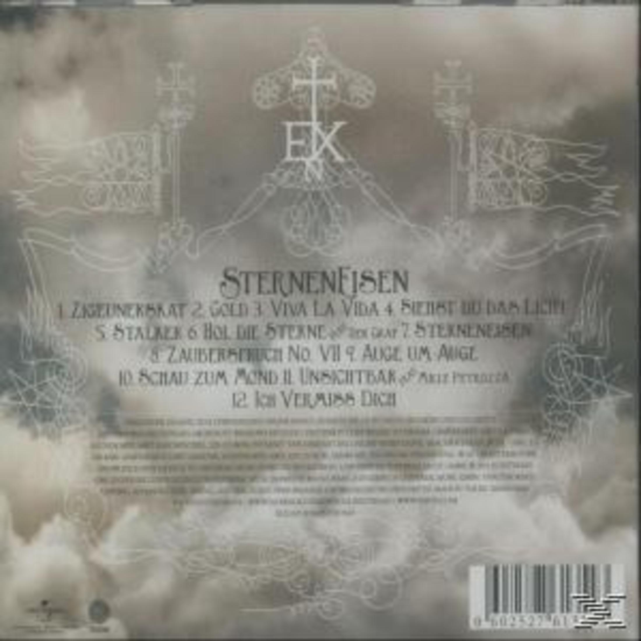 Rückseite des Albums Sterneneisen mit Trackliste, verziert mit gotischen Mustern und Wolken im Hintergrund.