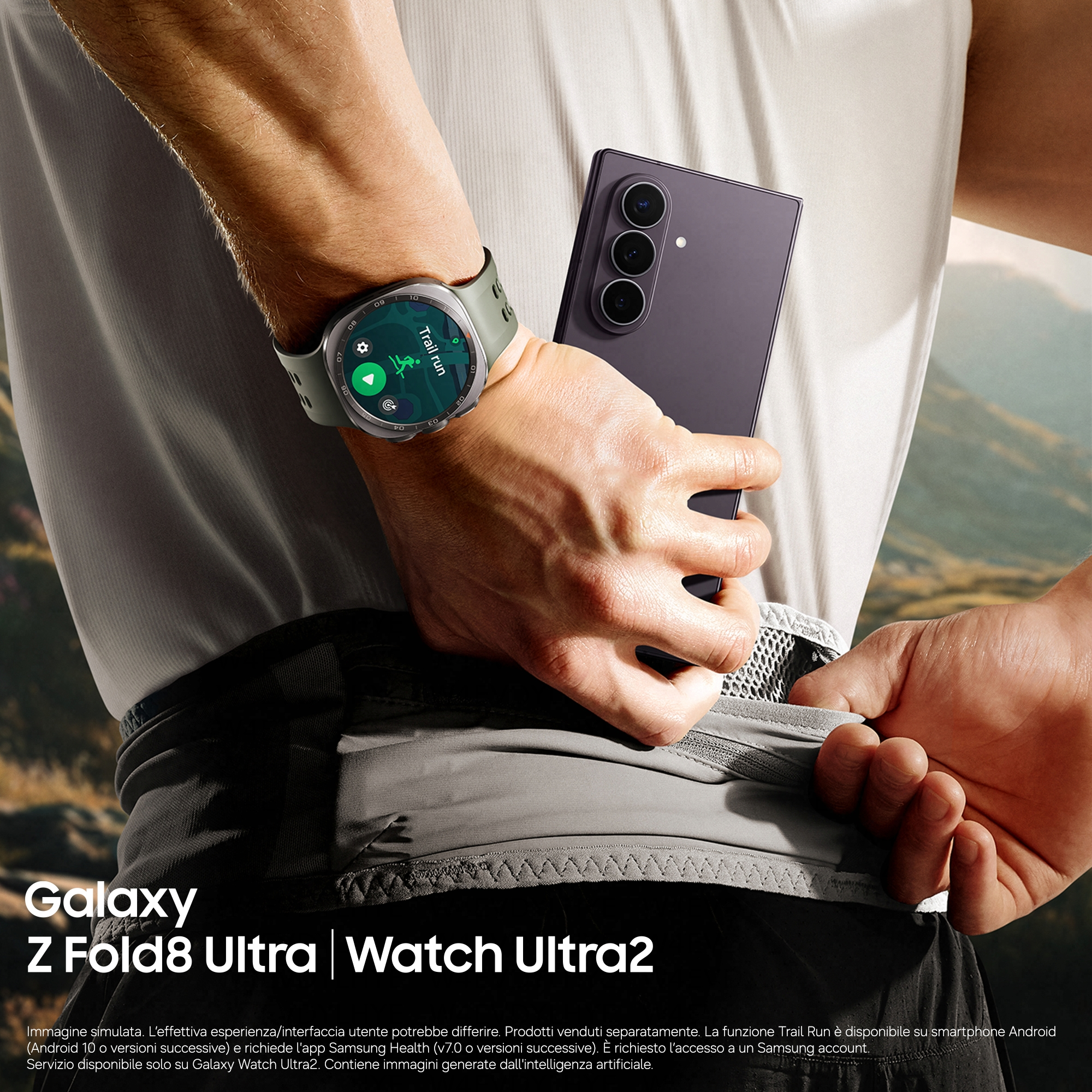 Eine Person trägt eine Smartwatch und hält ein Smartphone, mit einer Berglandschaft im Hintergrund.