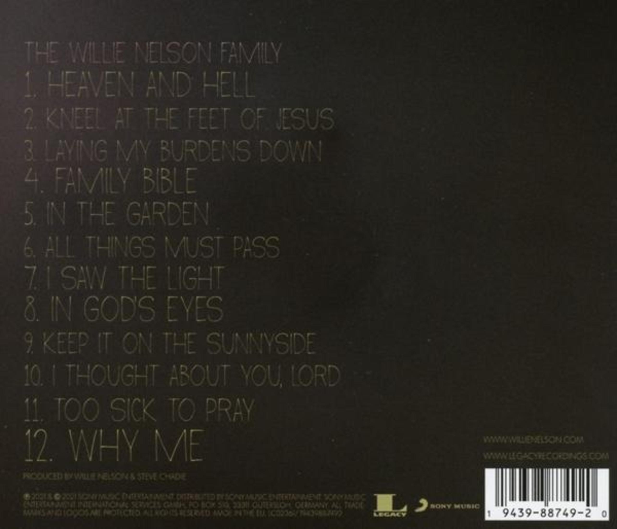 Die Rückseite des Albums The Willie Nelson Family zeigt Songtitel in goldener Schrift auf schwarzem Grund.