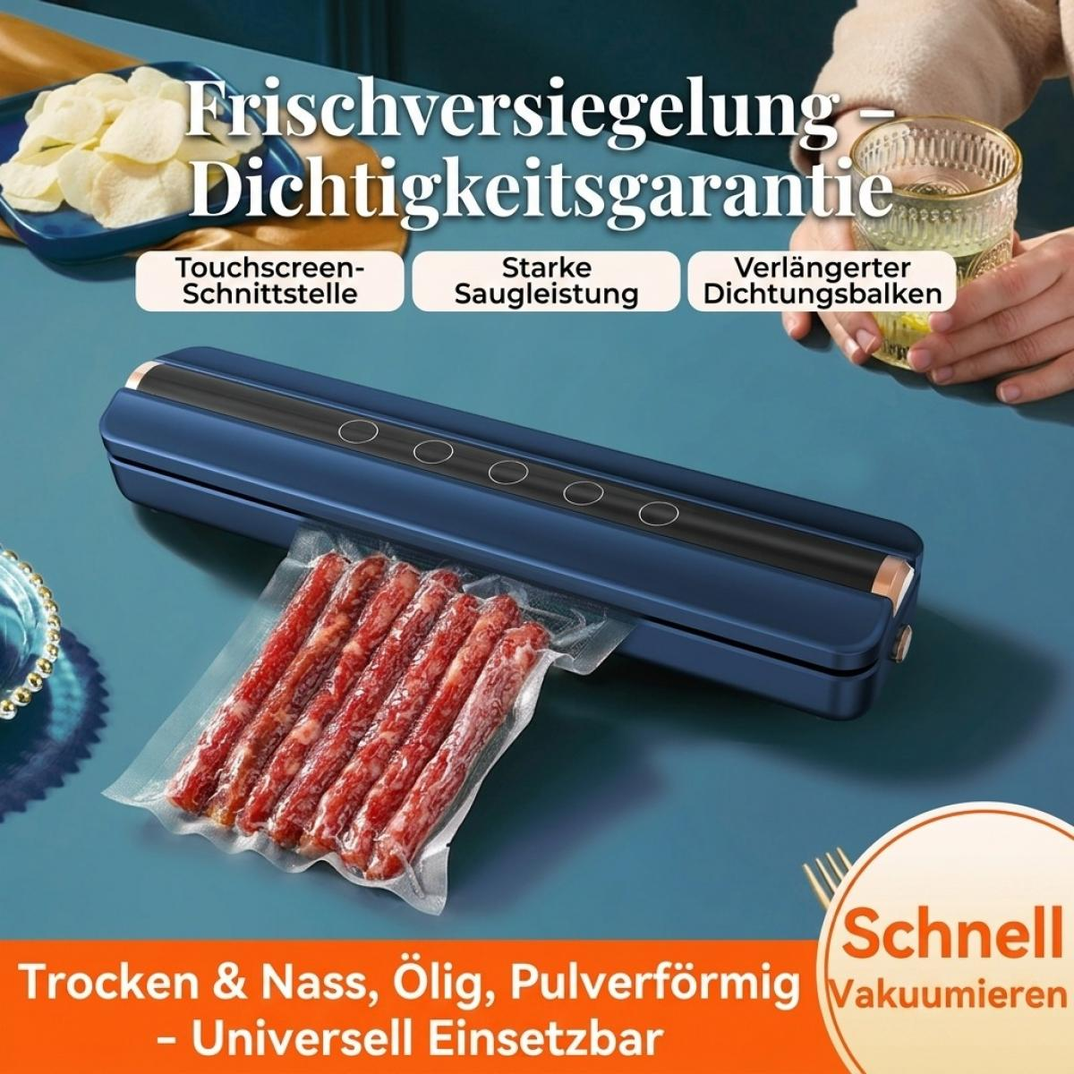 Ein blaues Vakuumiergerät auf einem blauen Tisch versiegelt einen Beutel mit Fleischwürsten.