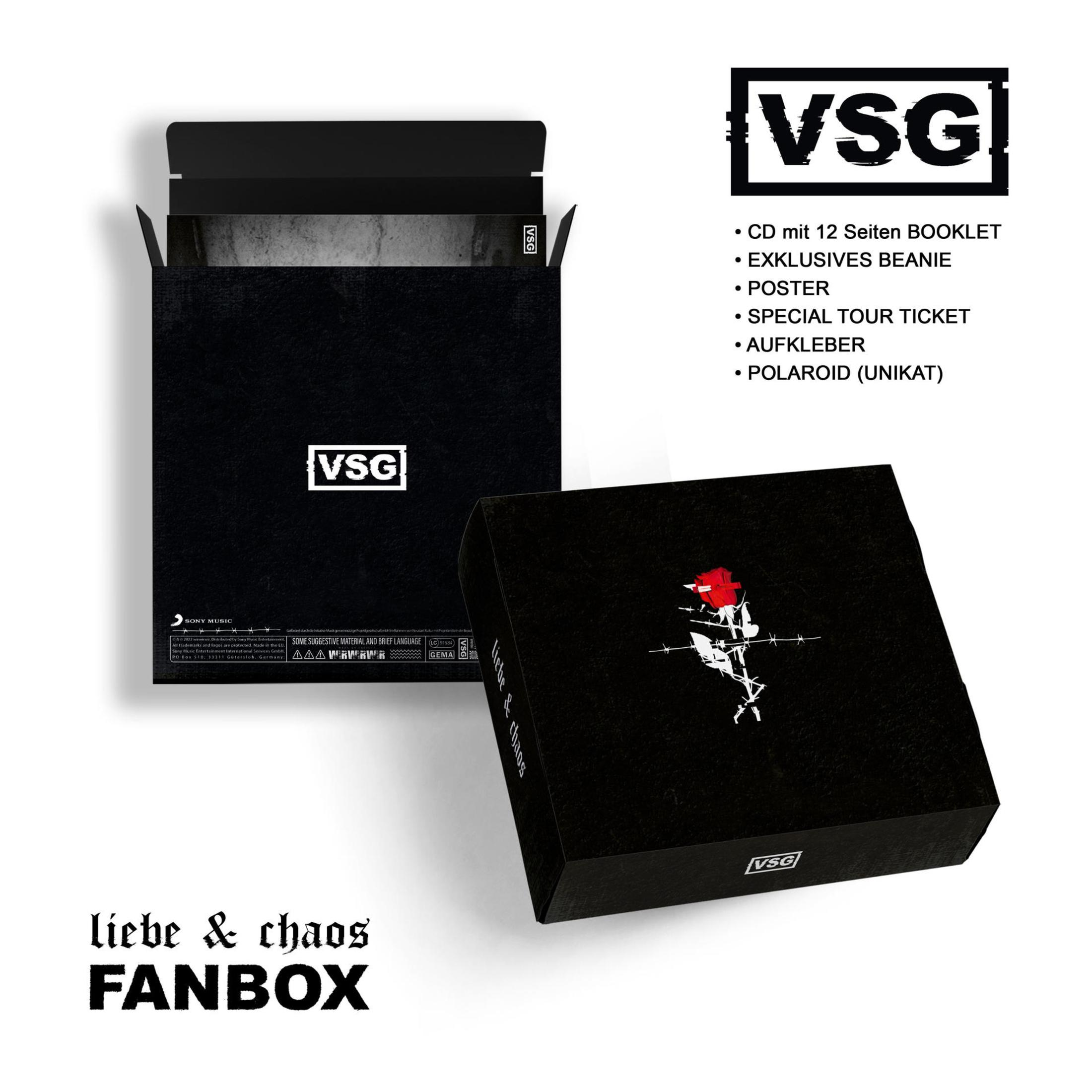 Schwarze 'Liebe & Chaos' Fanbox mit CD, Beanie, Poster, Ticket, Aufkleber und Polaroid.