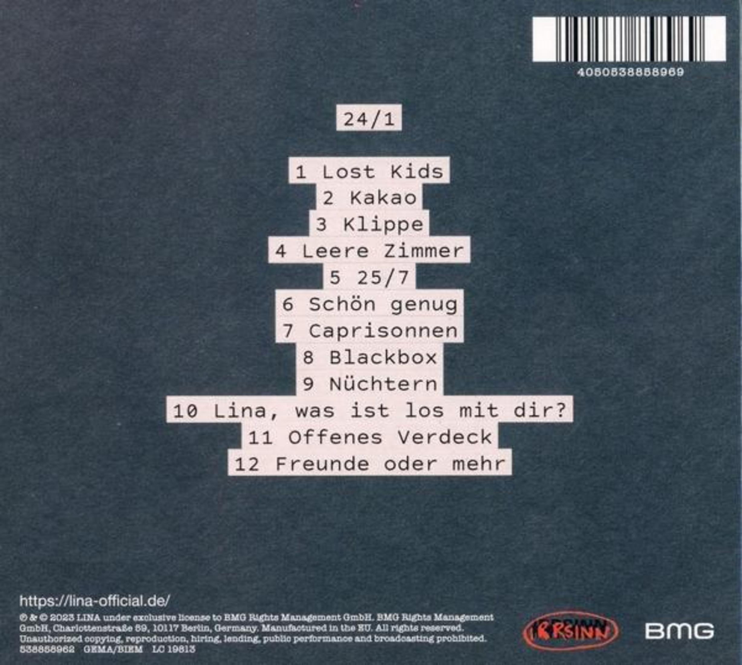 Rückseite einer CD-Hülle mit dunkelblauem Hintergrund und weißer Tracklist.