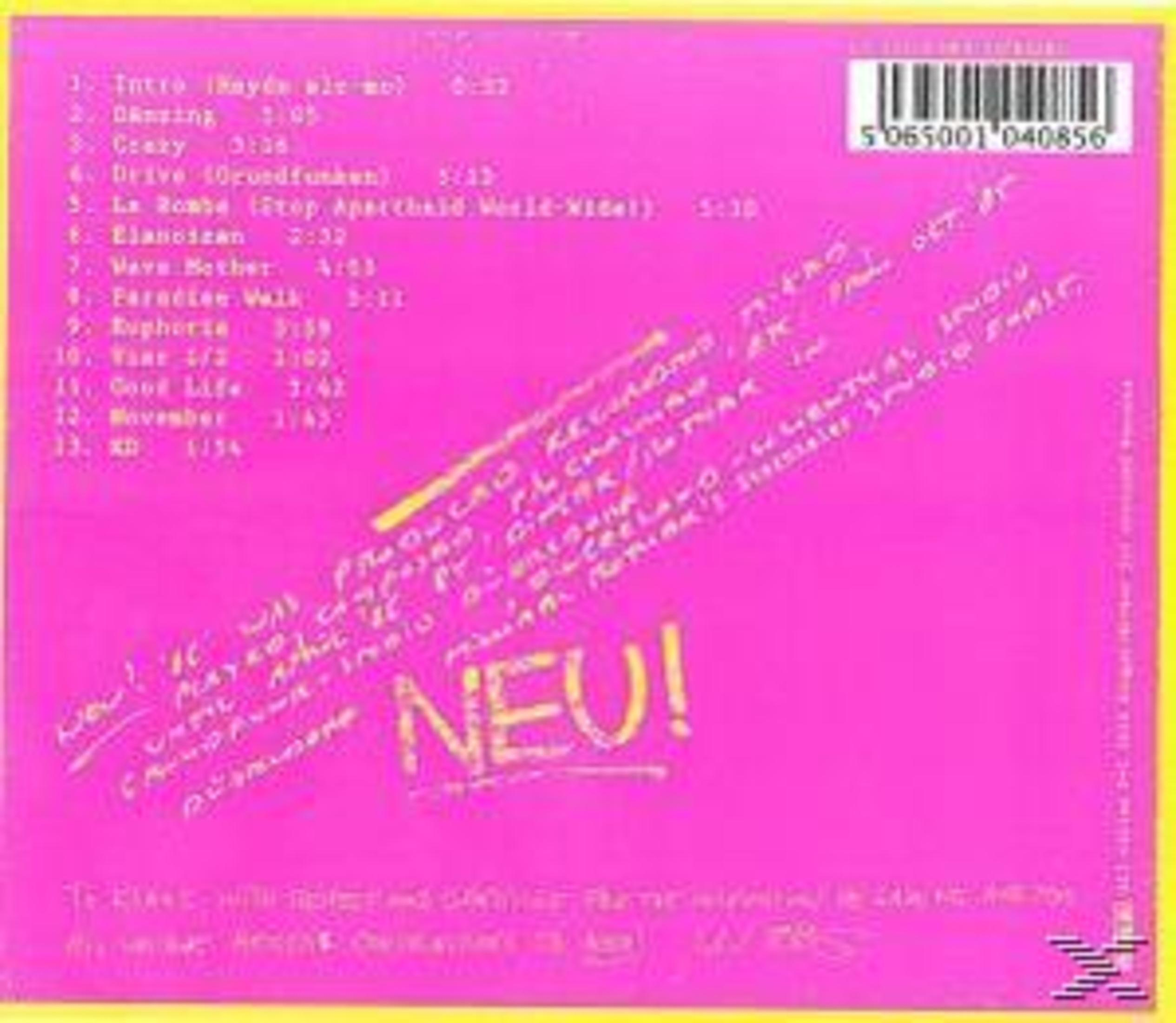 Pinkes CD-Cover mit Trackliste, Barcode und handgeschriebenen Notizen.