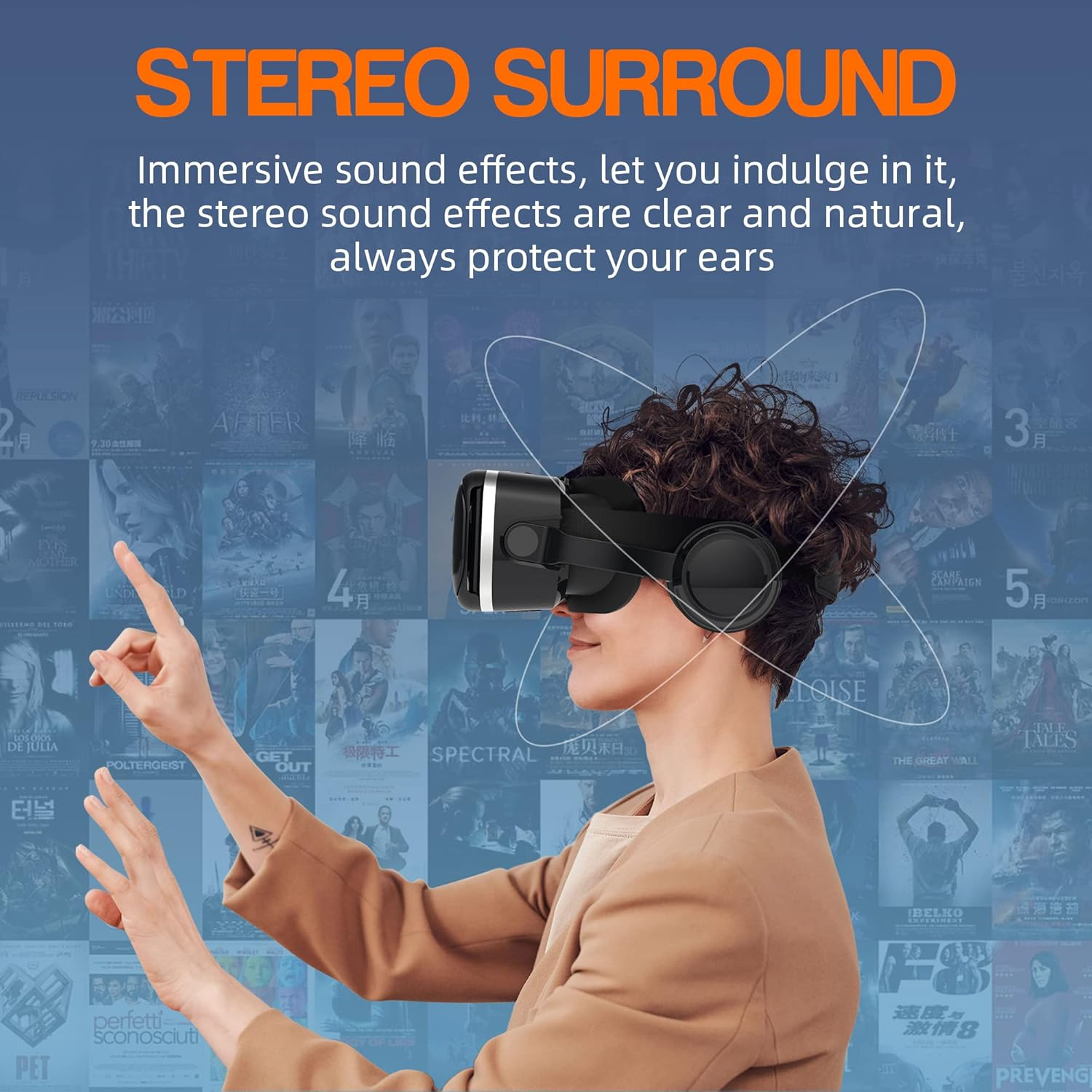 Eine Frau trägt eine VR-Brille vor einem Plakatgitter und tippt in die Luft.