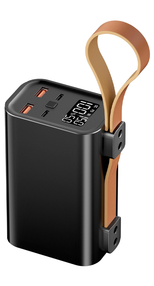 Czarny powerbank z cyfrowym wyświetlaczem, wieloma portami i brązowym skórzanym paskiem na ciemnym tle.