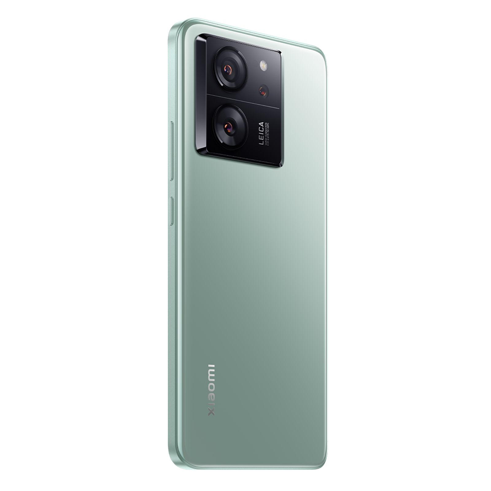 Ein hellgrünes Smartphone mit einer rechteckigen Dreifachkamera mit Leica-Beschriftung auf der Rückseite vor schwarzem Hintergrund.