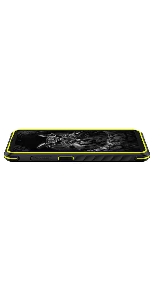 Un teléfono inteligente negro con detalles amarillos y fondo de pantalla de búho sobre fondo negro.