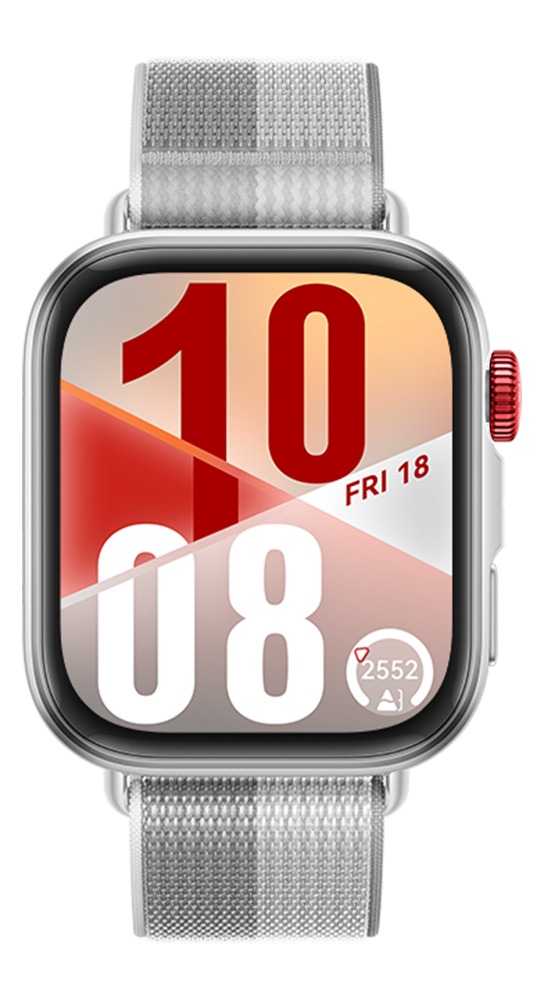Un reloj inteligente con caja plateada y correa gris muestra la hora digital 10:08.