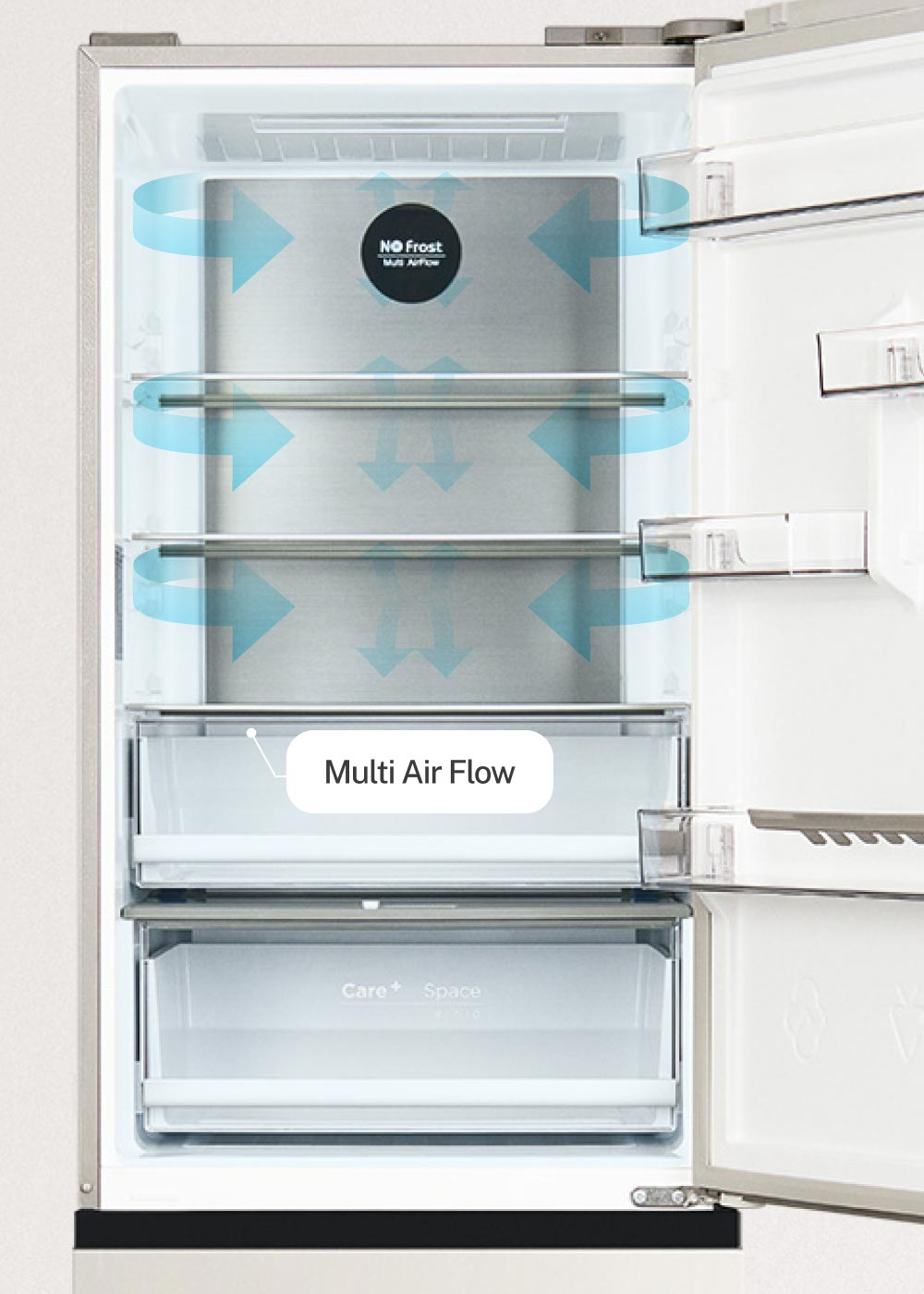 Vista interior de un refrigerador abierto con estantes de vidrio, cajones y flechas azules de flujo de aire con la etiqueta Multi Air Flow.