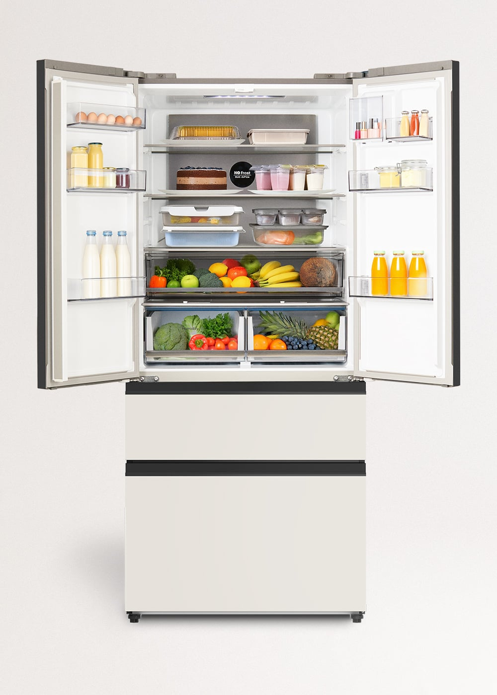 Un refrigerador abierto lleno de frutas, verduras, bebidas y recipientes de comida en estantes y puertas.