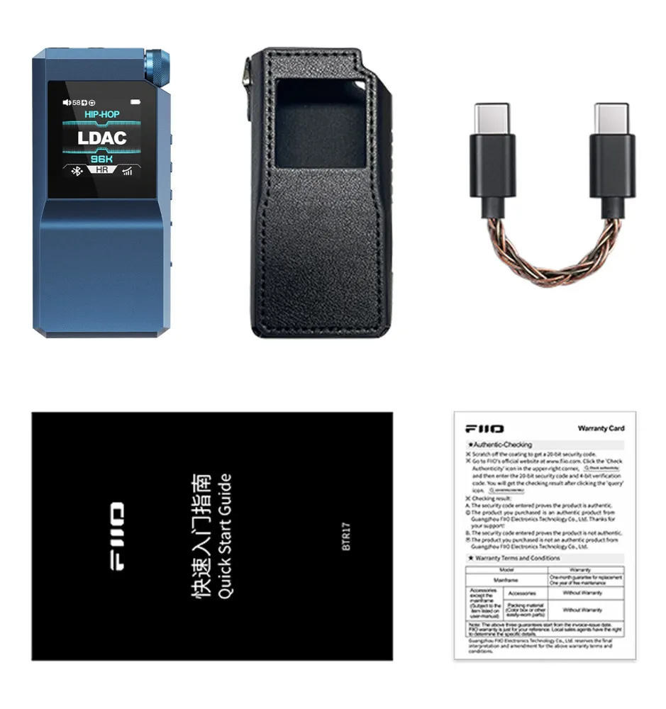 Niebieski wzmacniacz audio, skórzane etui, kabel USB-C, instrukcja szybkiego startu i karta gwarancyjna na białym tle.