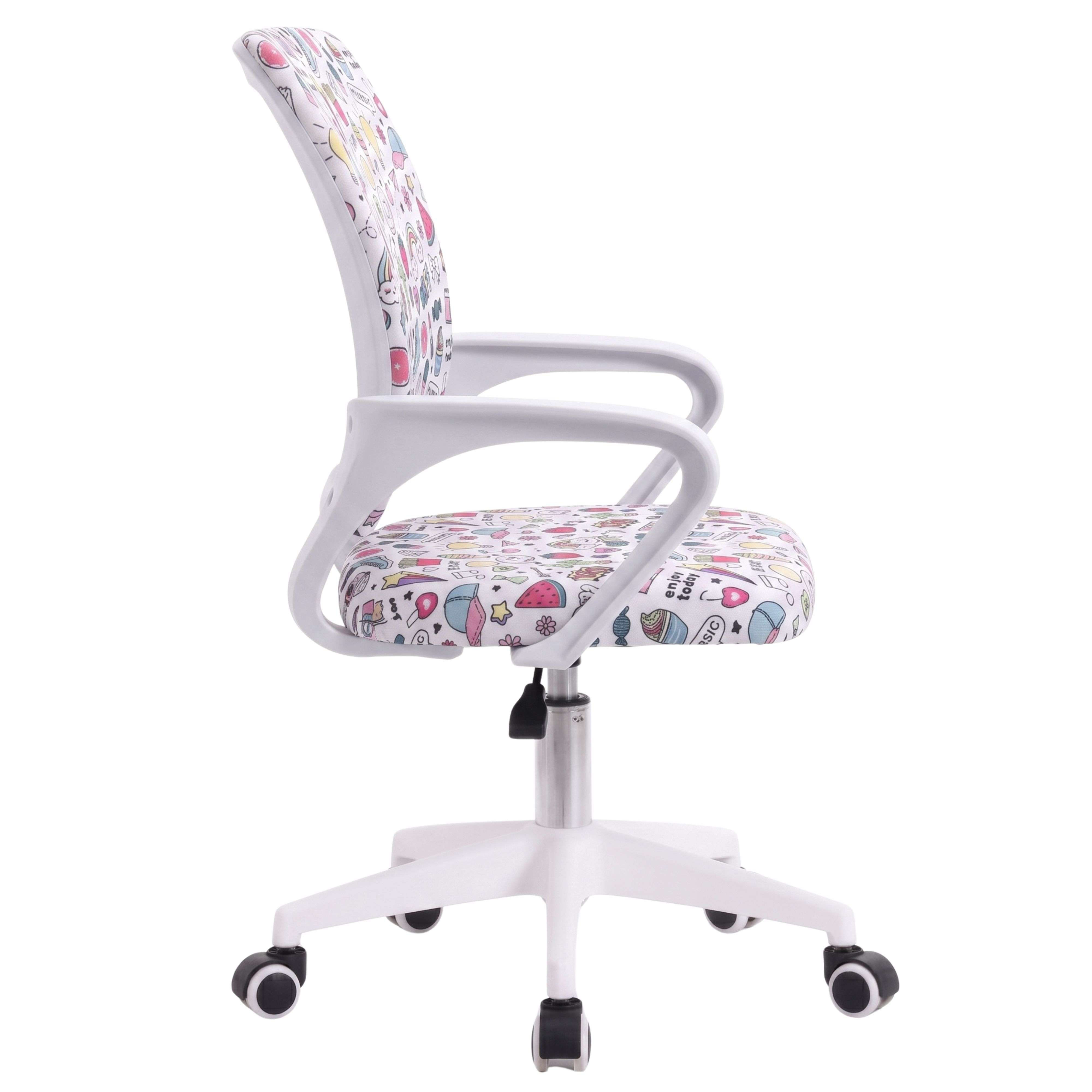 Silla giratoria infantil blanca con estampado colorido, reposabrazos y ruedas sobre fondo blanco.